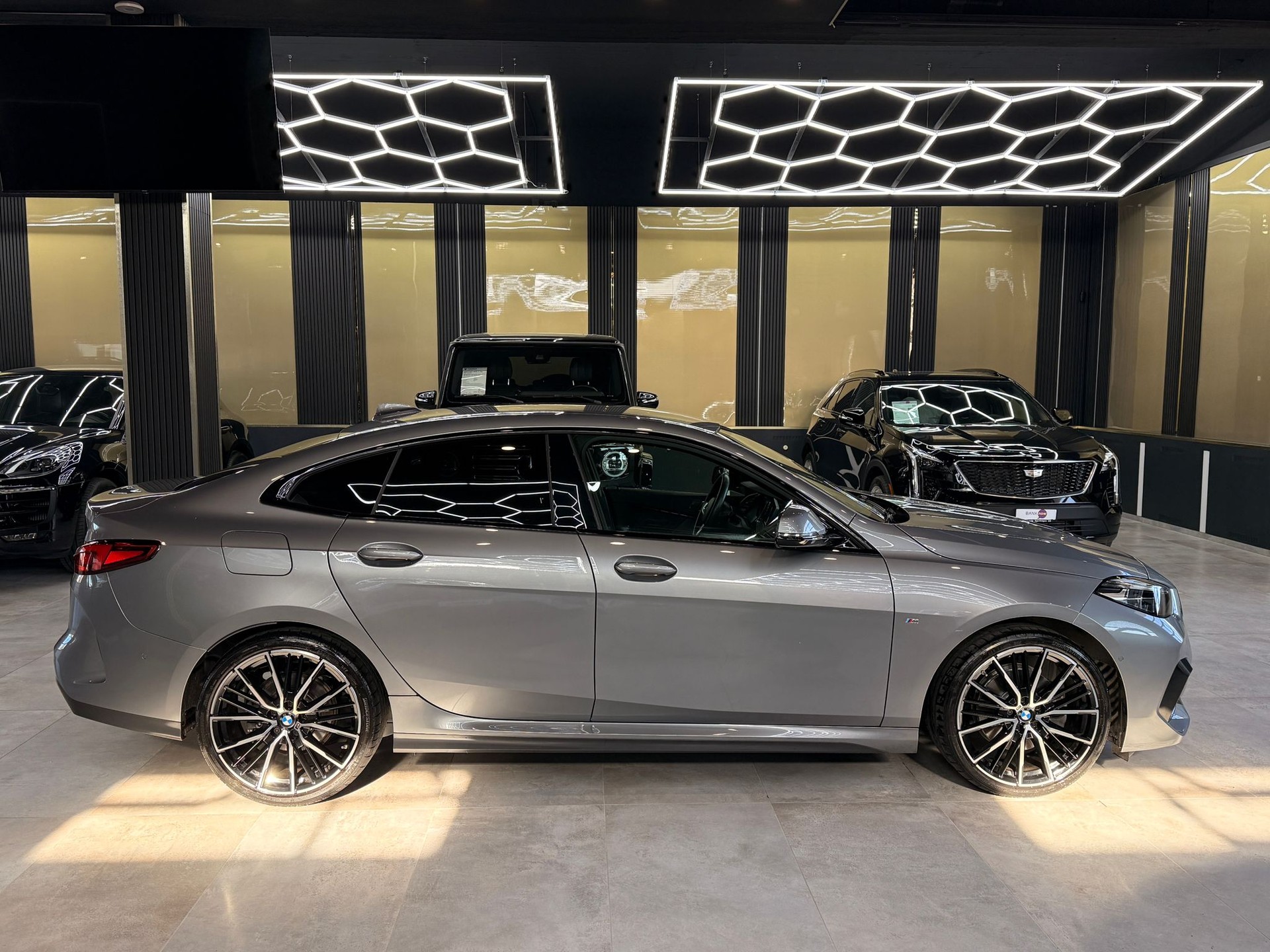 BMW 218i Gran Coupé M Sport Steptronic-showroom-element-3