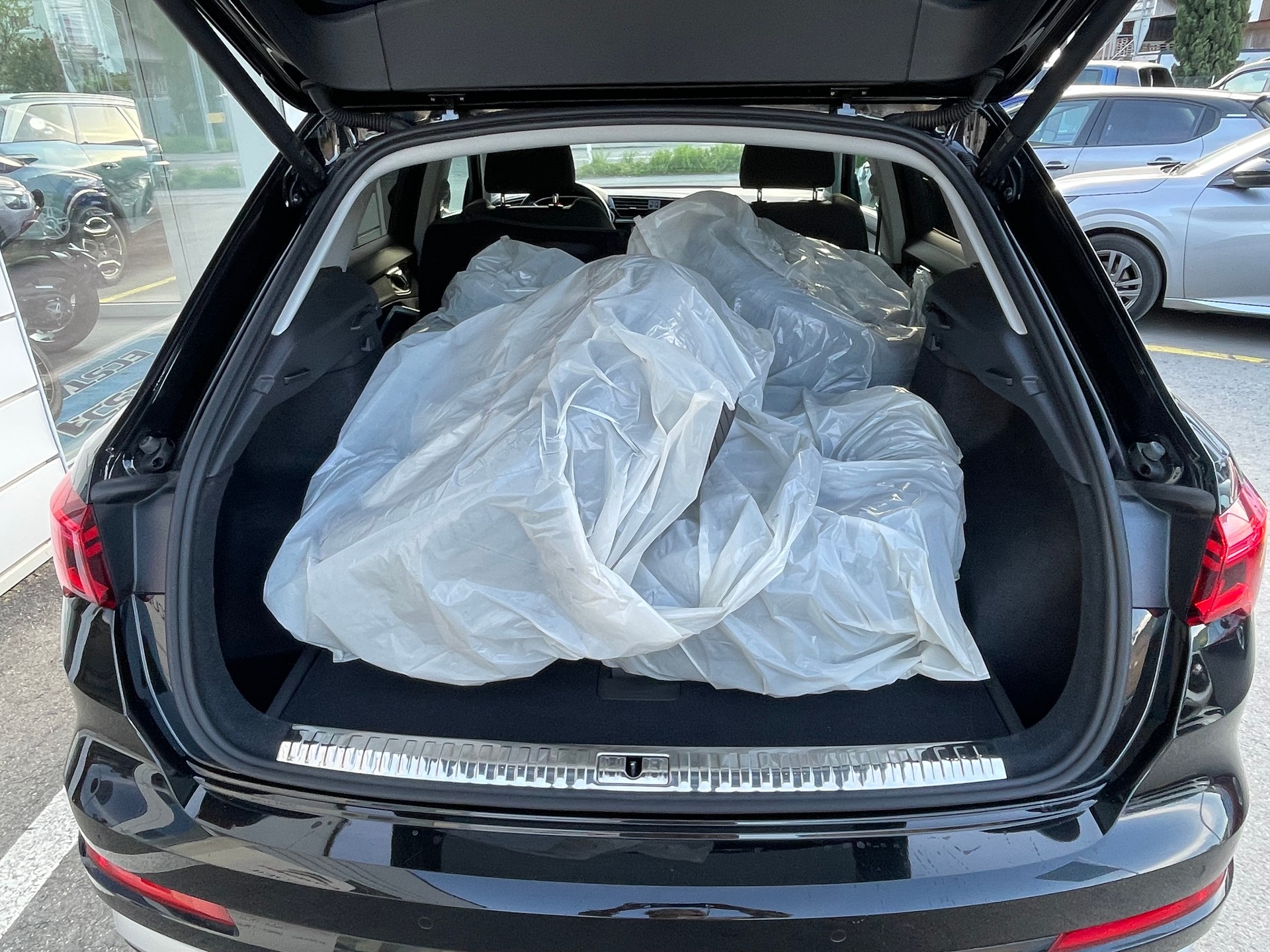 AUDI Audi Q3 1.5 35 TFSI Advanced Attraction S-Tronic-image-14