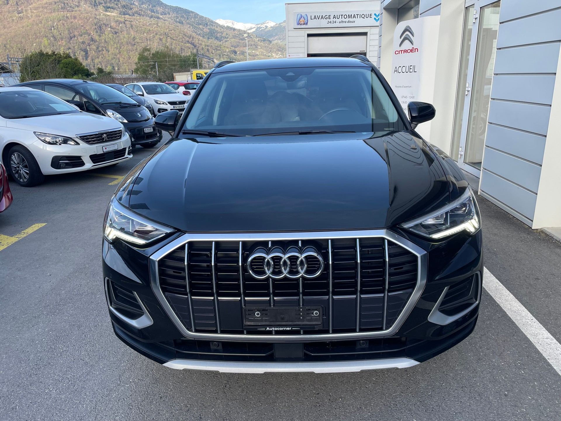 AUDI Audi Q3 1.5 35 TFSI Advanced Attraction S-Tronic-image-2