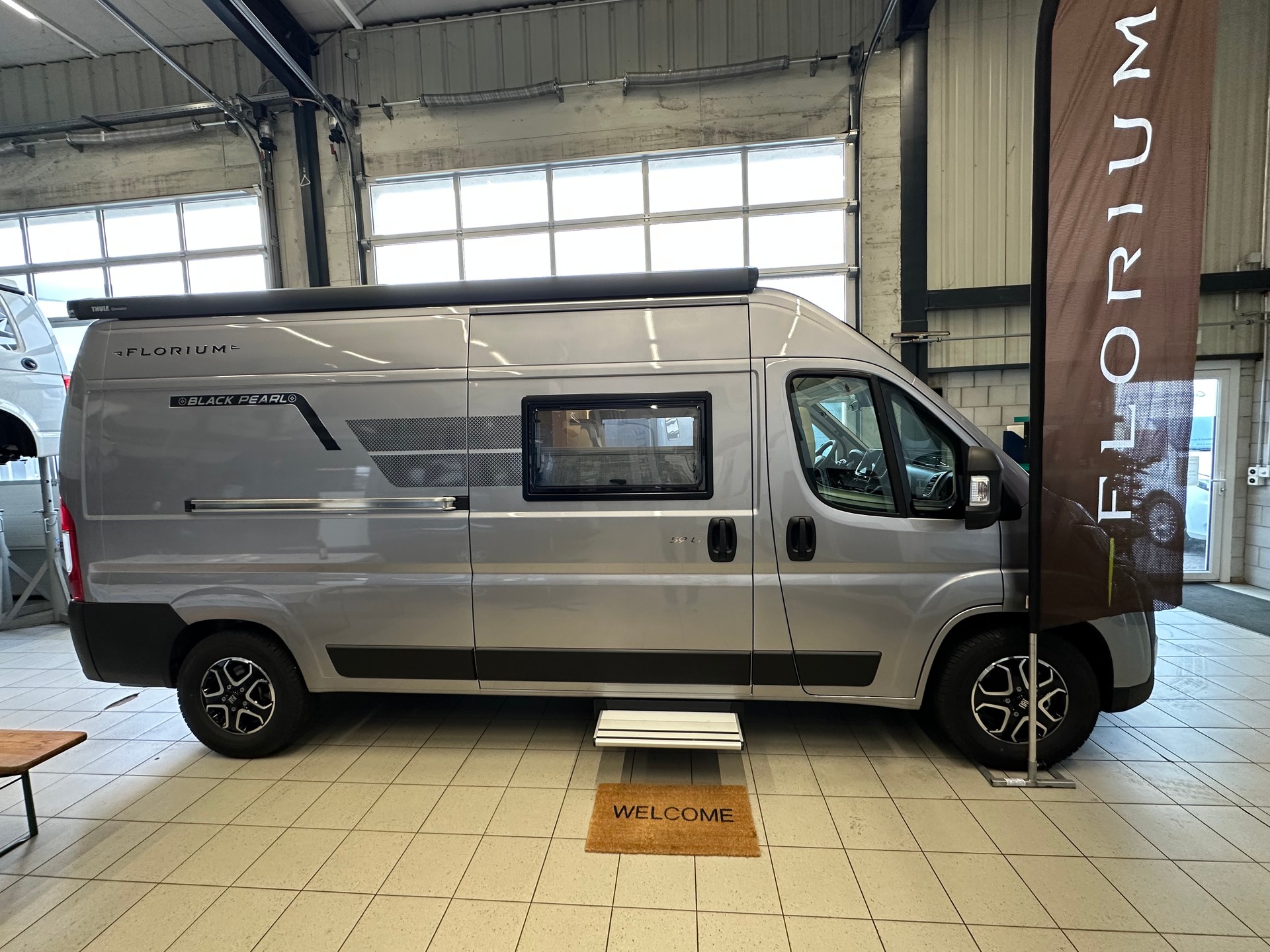 FLEURETTE Black Pearl 59LT
