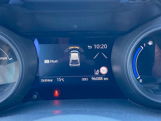 TOYOTA Yaris 1.5 Trend e-CVT-image-15