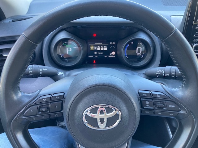 TOYOTA Yaris 1.5 Trend e-CVT-image-14