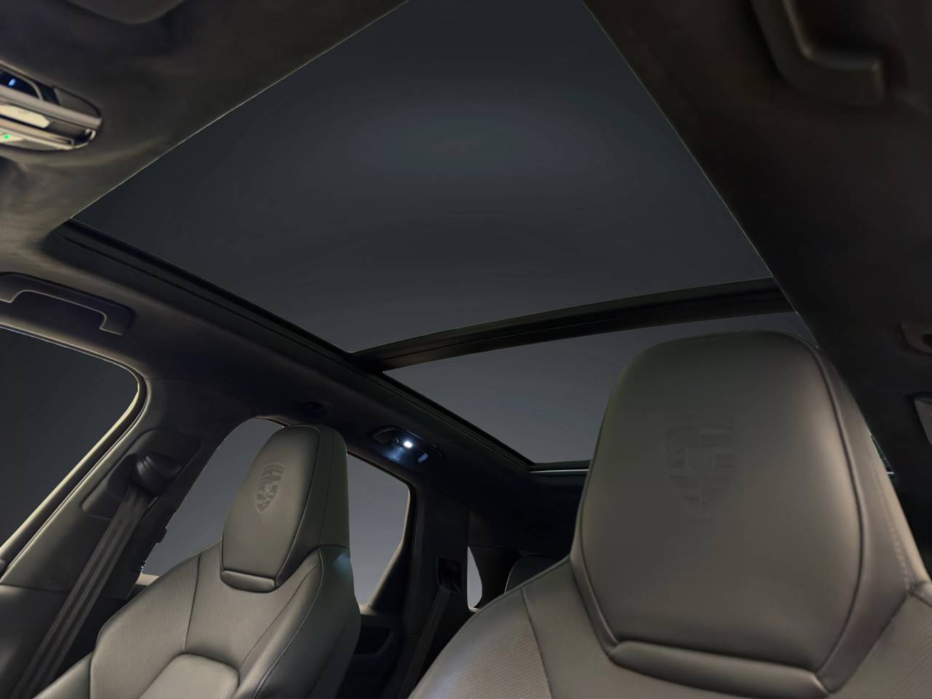 PORSCHE Cayenne Turbo S E-Hybrid-image-14