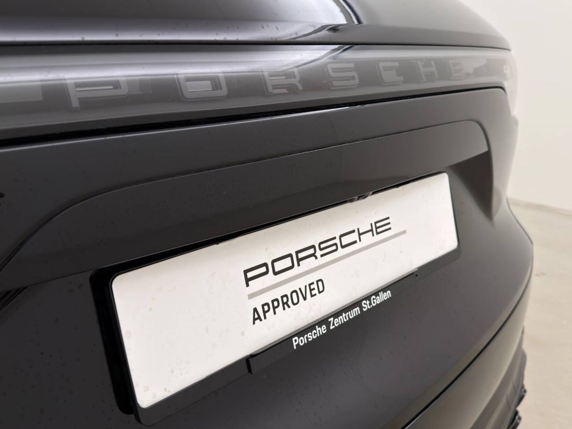 PORSCHE Cayenne Turbo S E-Hybrid-image-12