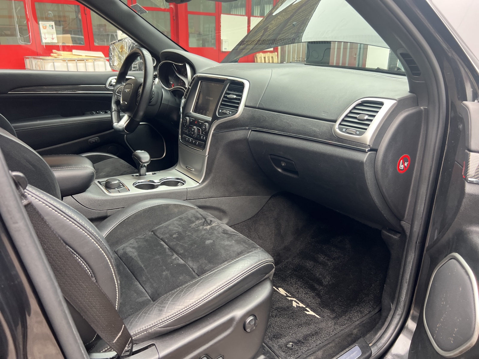 JEEP Grand Cherokee 6.4 V8 HEMI SRT8 Automatic-image-25