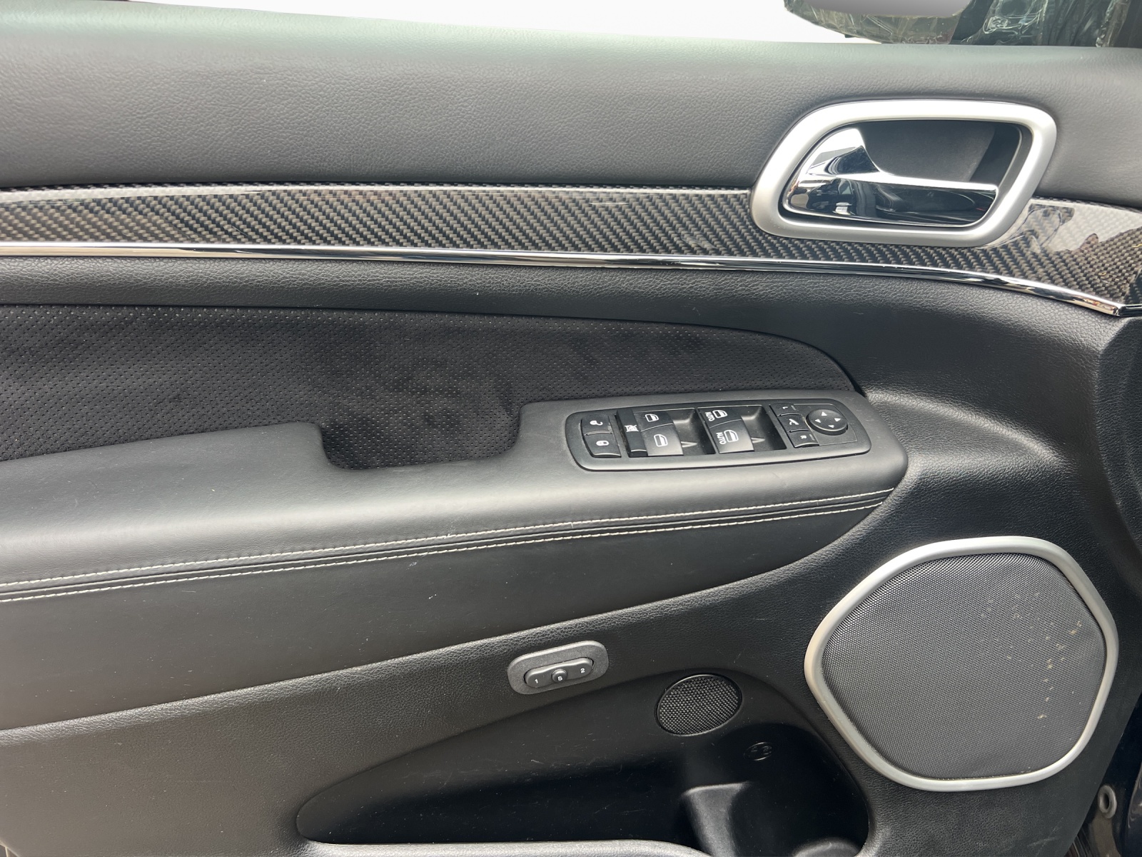 JEEP Grand Cherokee 6.4 V8 HEMI SRT8 Automatic-image-9