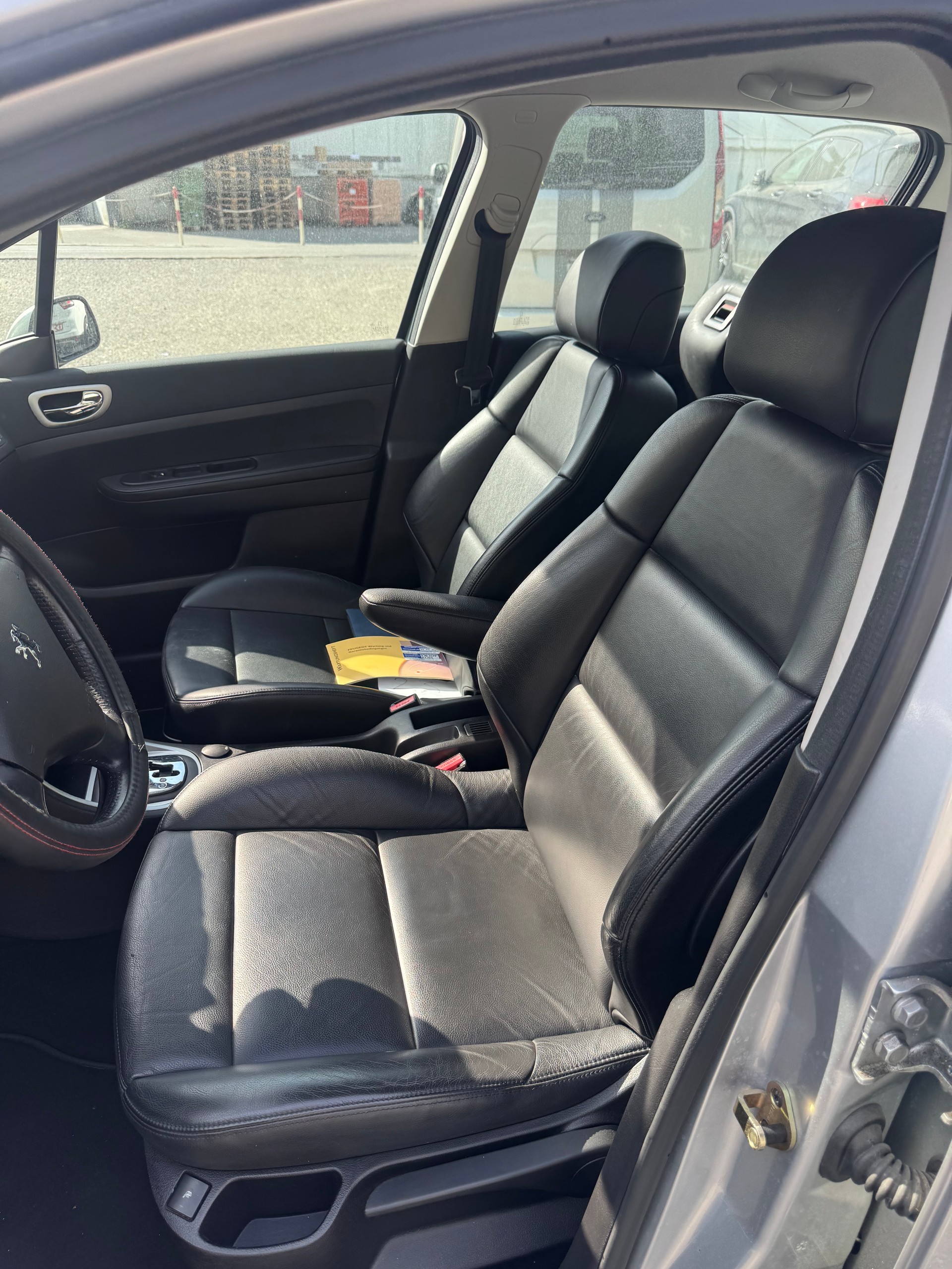 PEUGEOT 307 2.0 16V XS-image-10