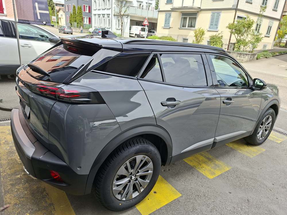 PEUGEOT 2008 1.2 Hybrid 145 GT-image-15