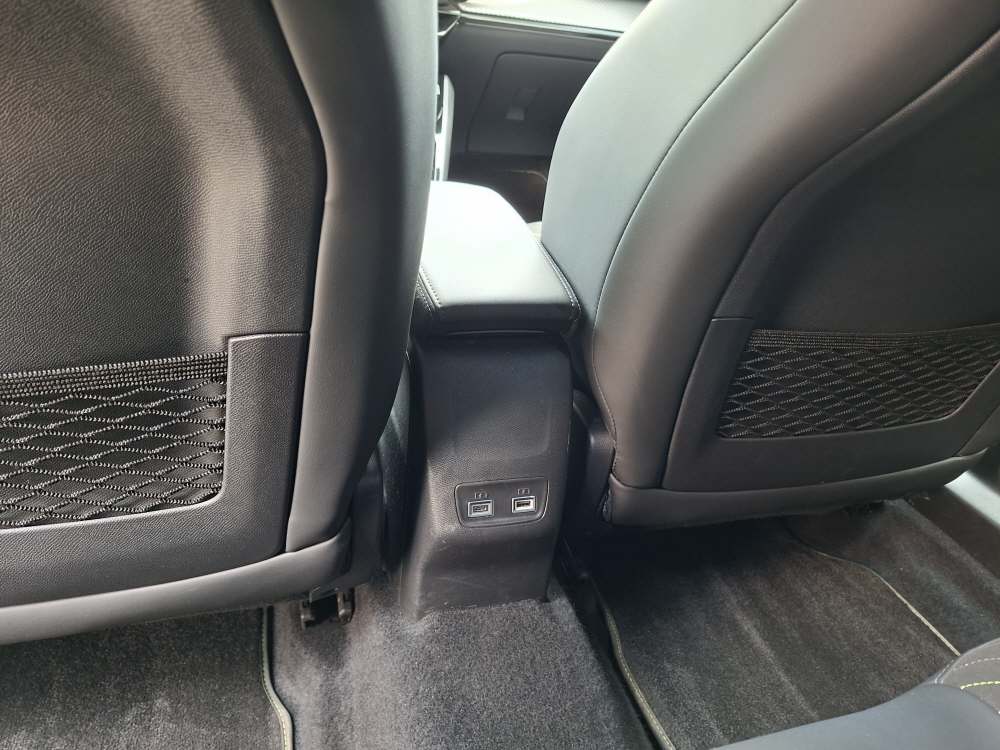 PEUGEOT 2008 1.2 Hybrid 145 GT-image-10