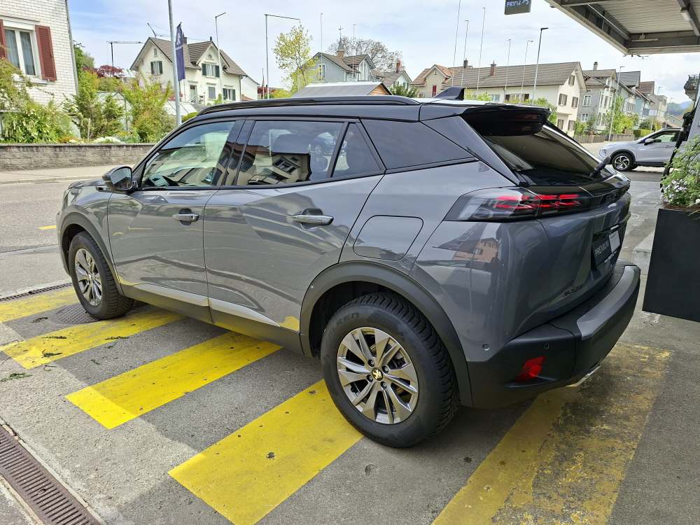 PEUGEOT 2008 1.2 Hybrid 145 GT-image-14