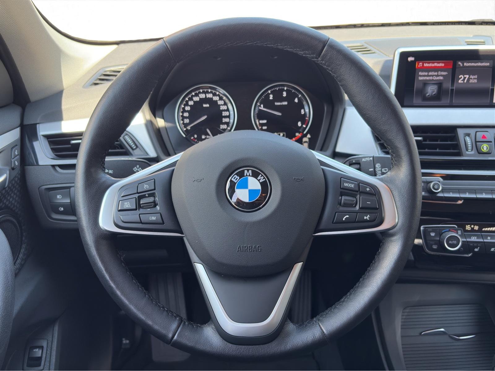 BMW X1 18d xDrive-image-10