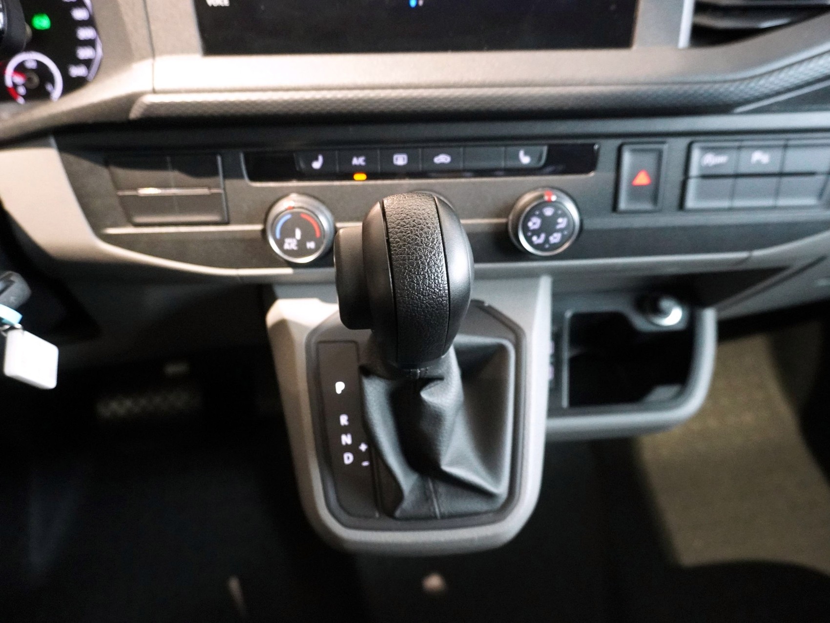 VW T6.1 Camper 2.0 TDI DSG 4Motion-image-17