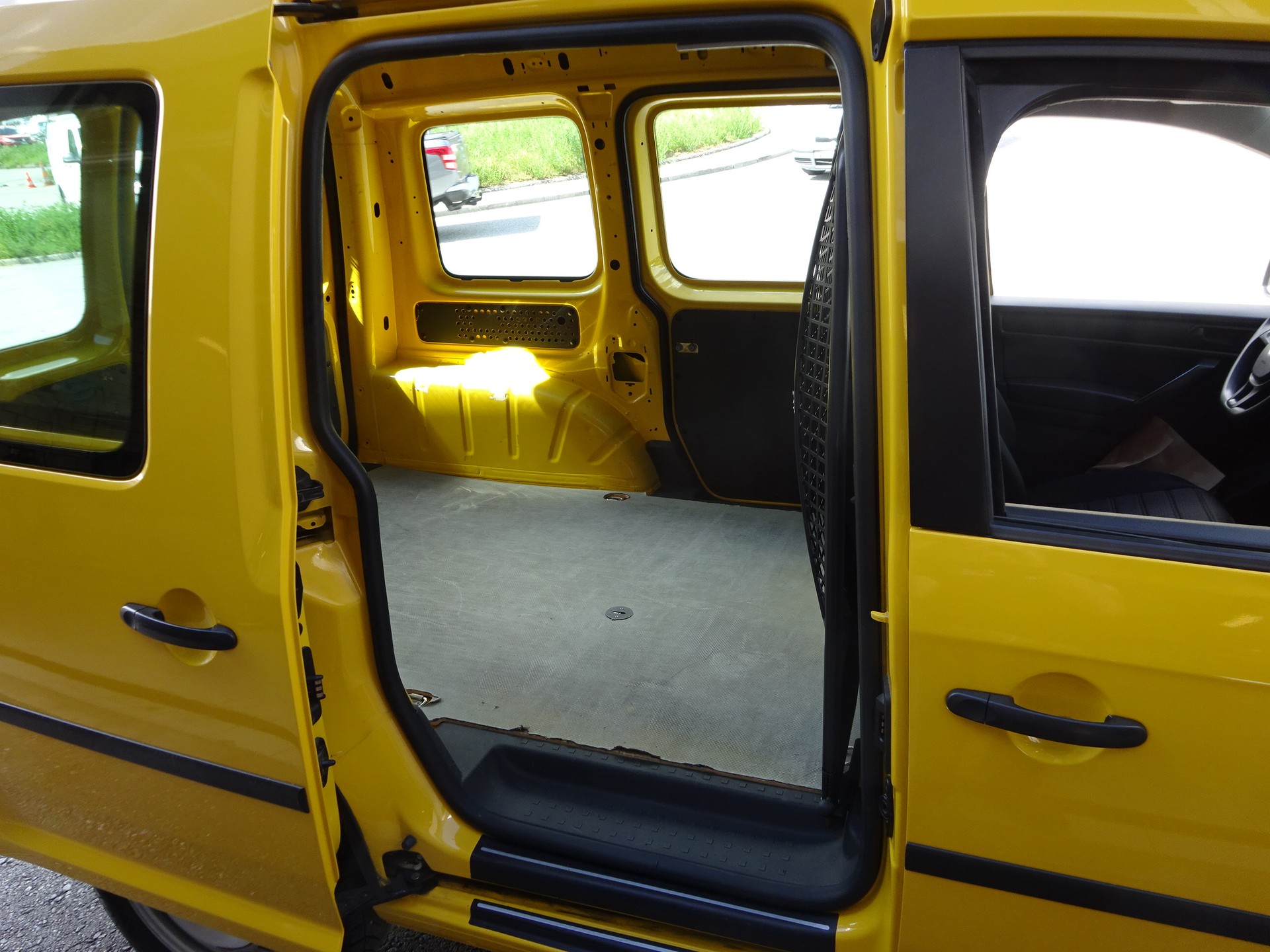 VW Caddy 2.0TDI 4Motion BlueMotion Technology DSG-image-20