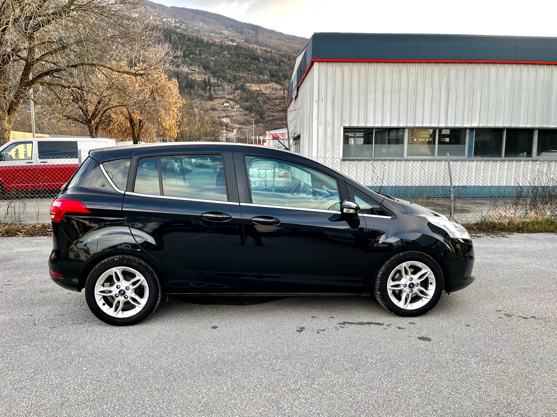 FORD B-Max 1.6 Ti-VCT Titanium PowerShift-image-21