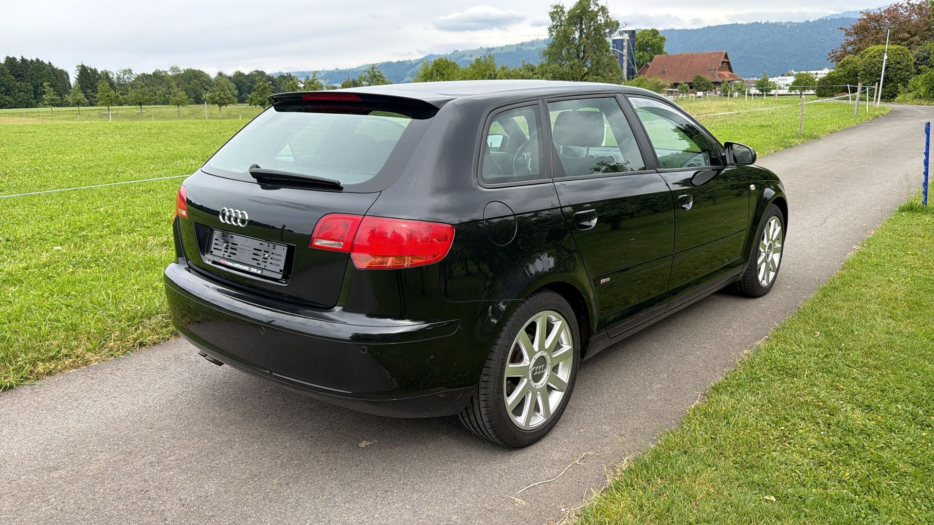 AUDI A3 Sportback 2.0 TDI Attraction-image-3