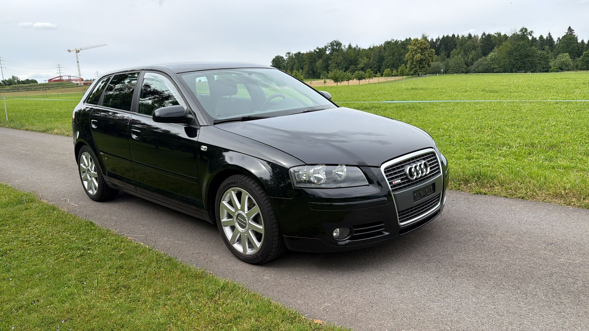 AUDI A3 Sportback 2.0 TDI Attraction-image-2