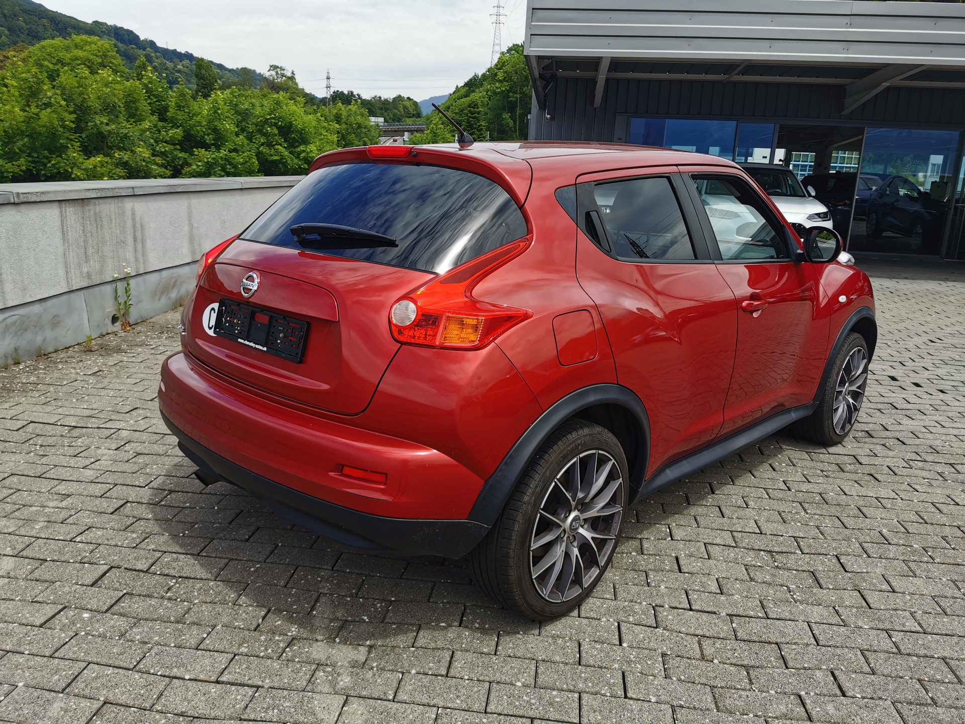NISSAN Juke 1.6 DIG-T tekna 4x4-image-2