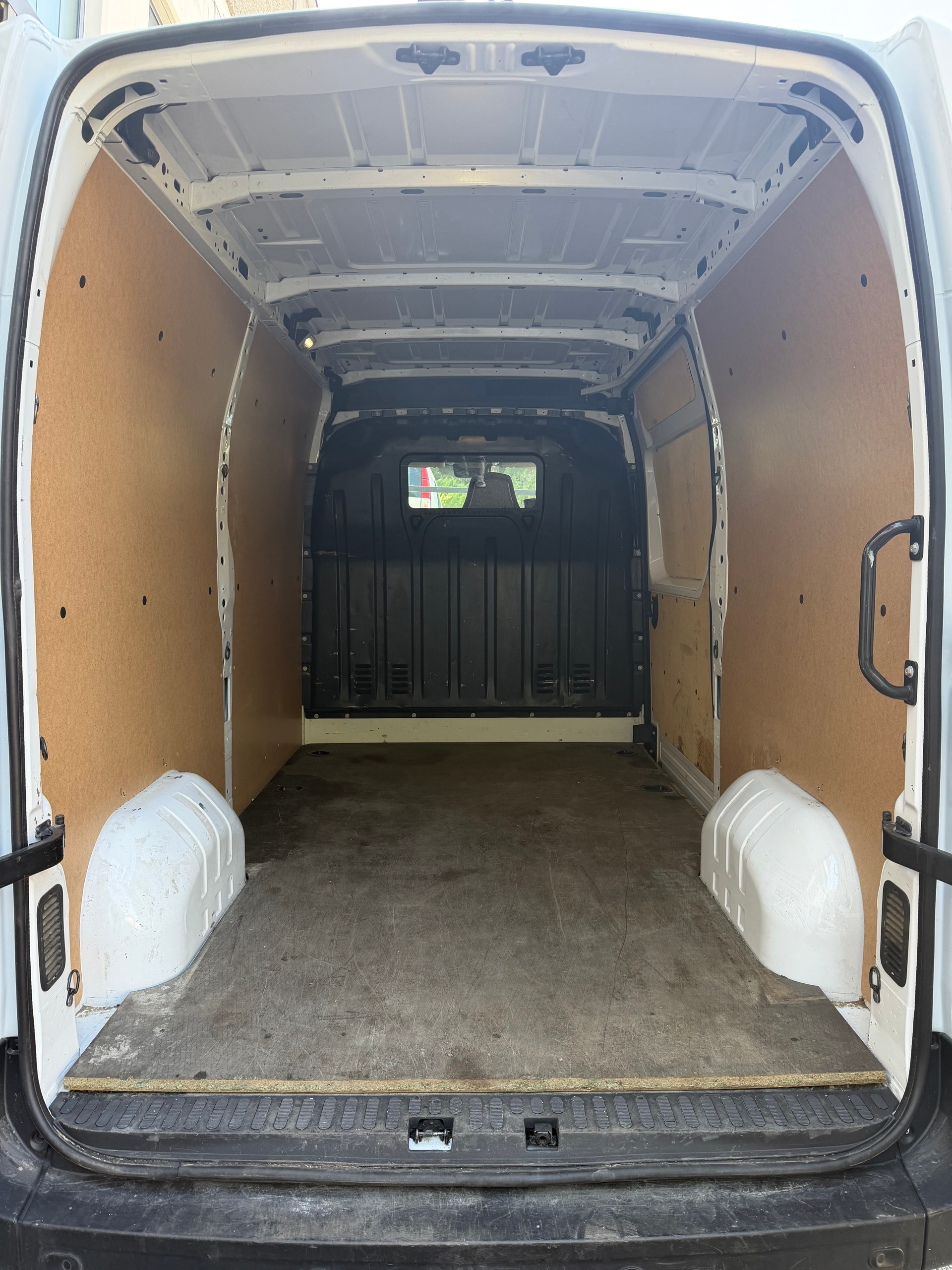 RENAULT Master T33 2.3 Blue dCi 135 L2H2-image-7