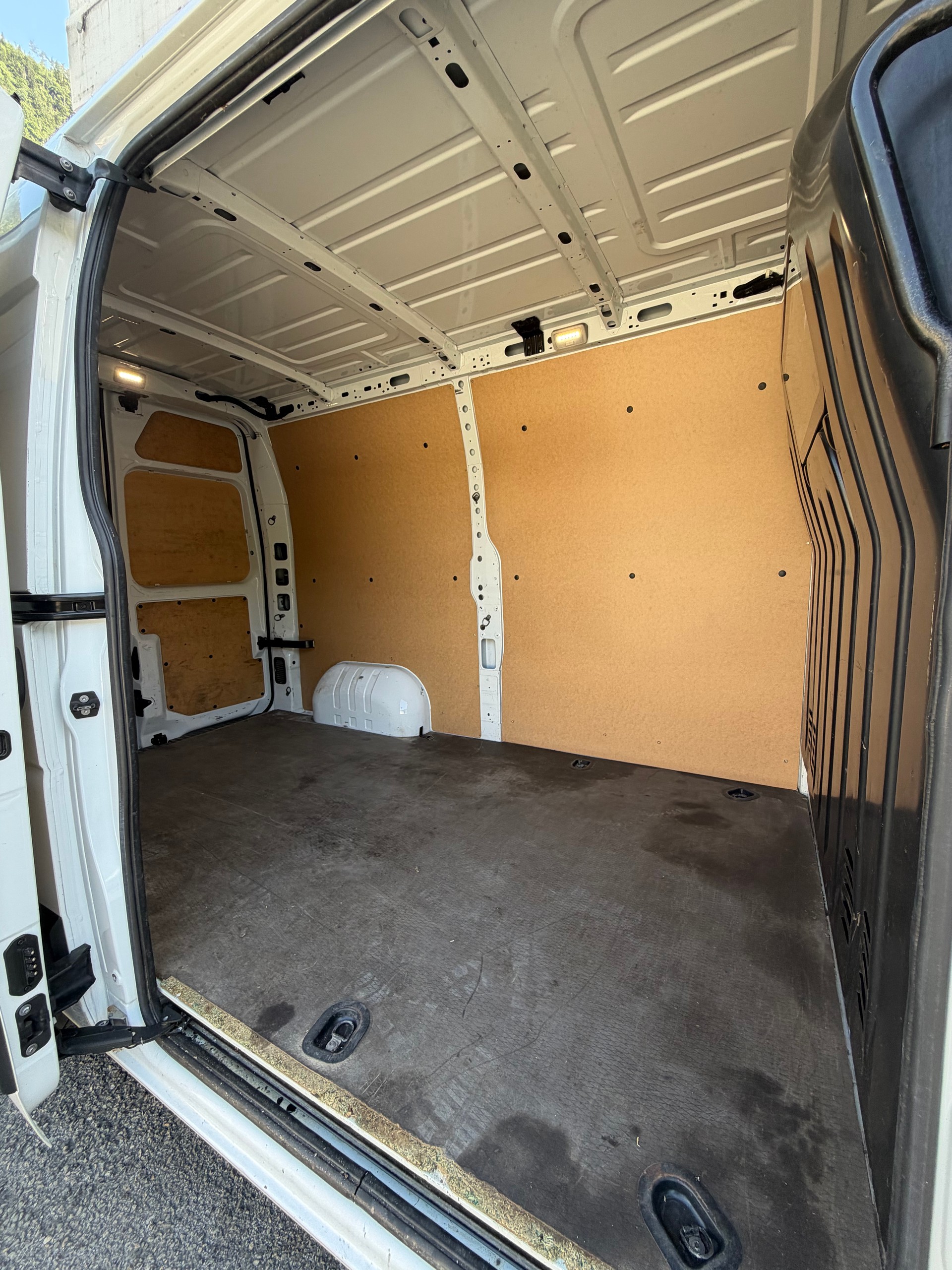 RENAULT Master T33 2.3 Blue dCi 135 L2H2-image-8