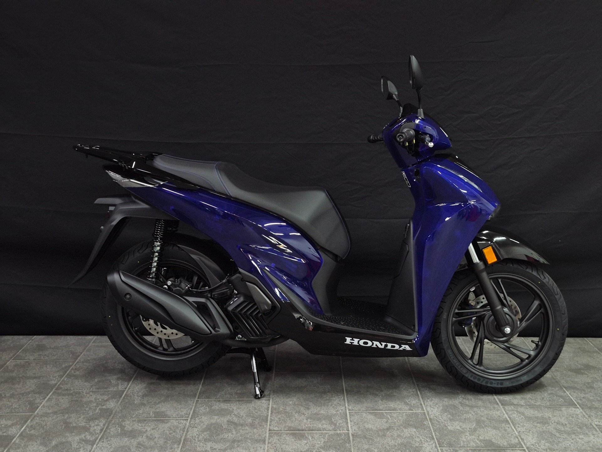 HONDA SH 125 Vetro-showroom-element-1