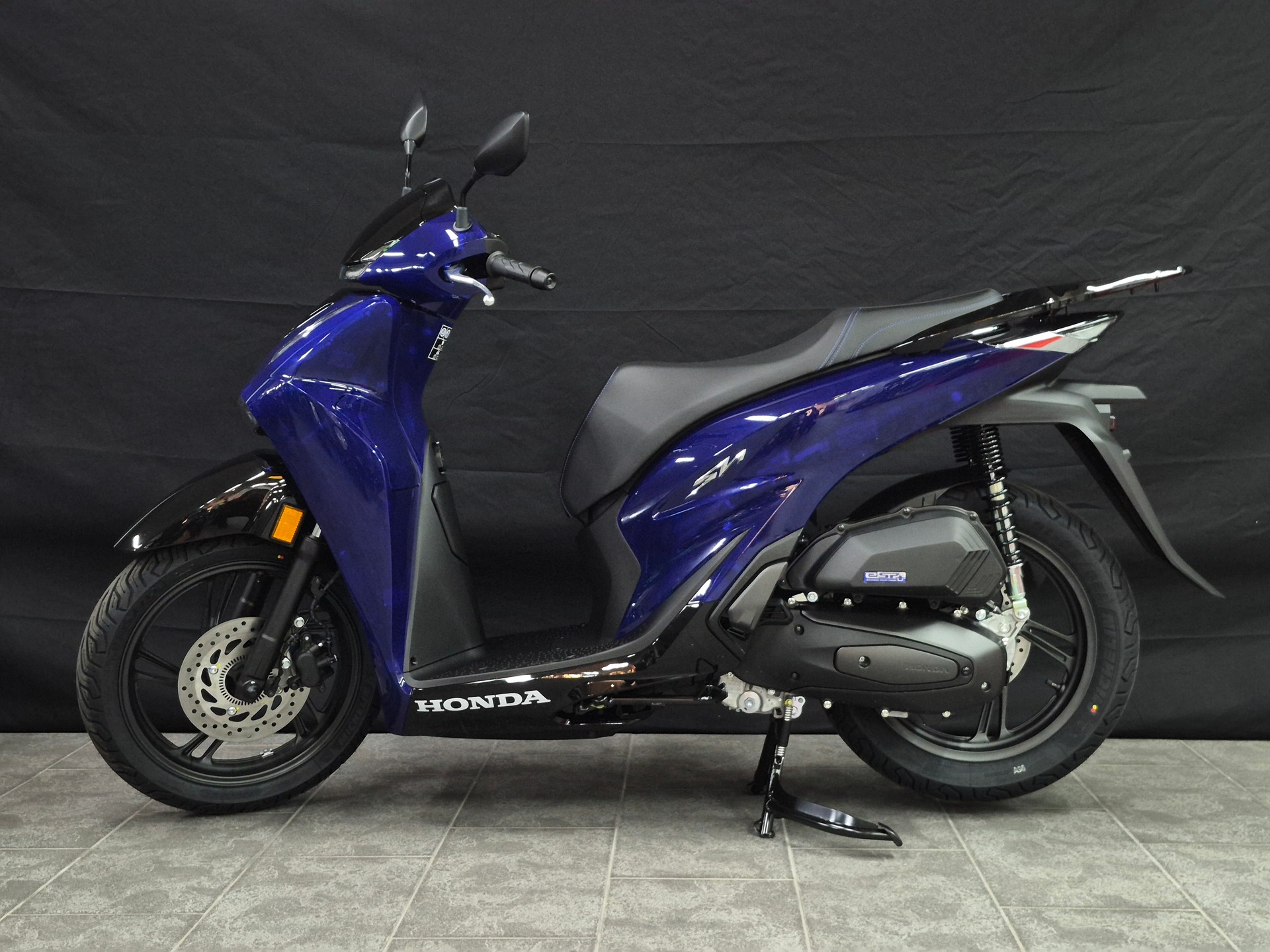 HONDA SH 125 Vetro-showroom-element-3