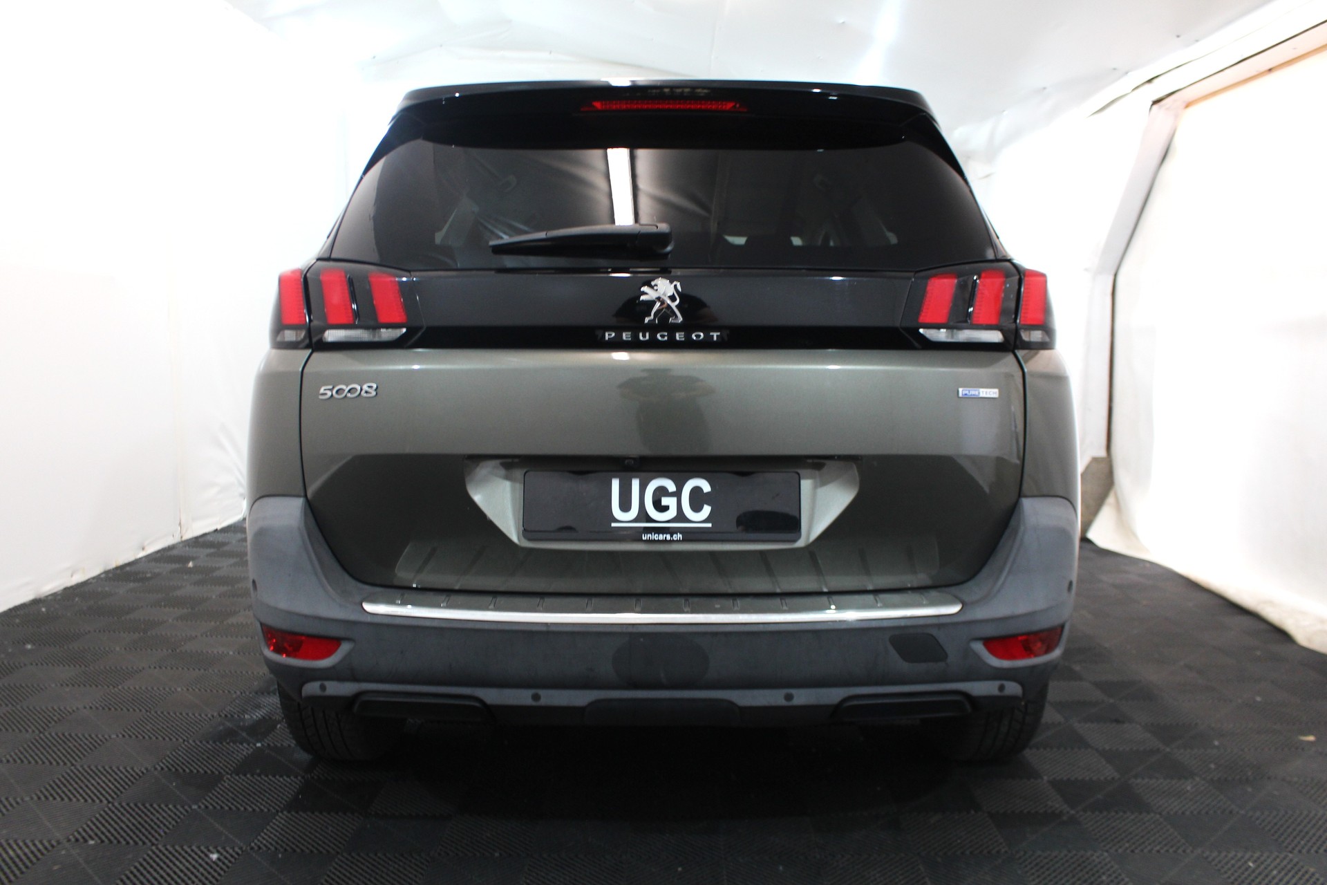 PEUGEOT 5008 1.2 PureTech Allure-image-4