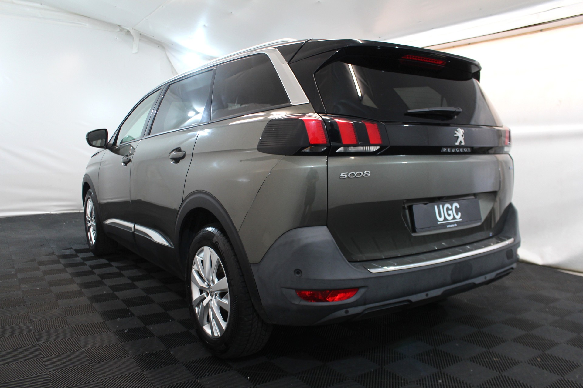 PEUGEOT 5008 1.2 PureTech Allure-showroom-element-3