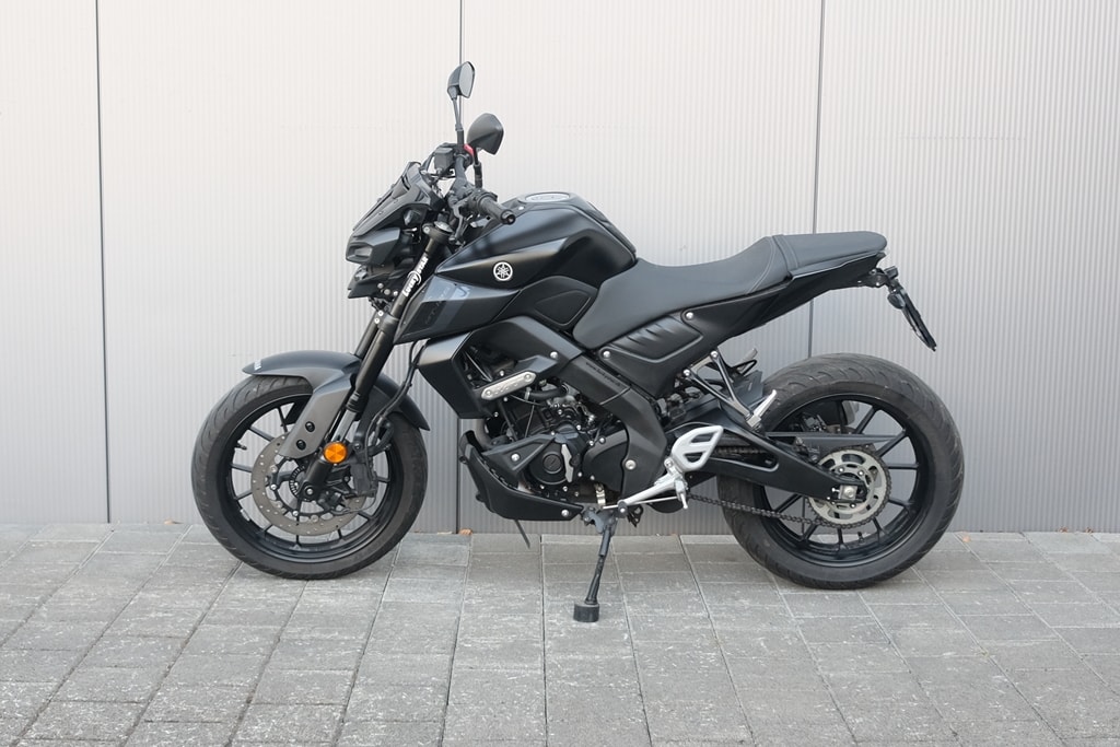 YAMAHA MT-125 ABS-showroom-element-3