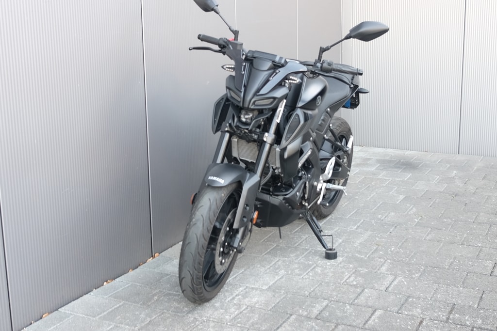YAMAHA MT-125 ABS-showroom-element-1