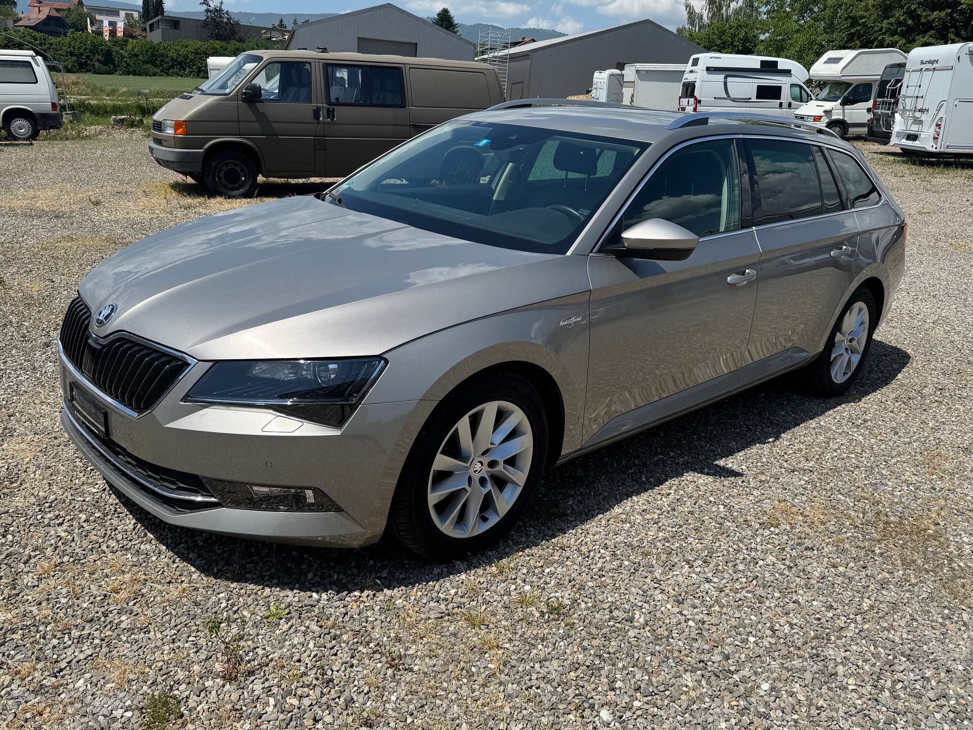 SKODA Superb Combi 2.0 TDi L&K DSG-image-0