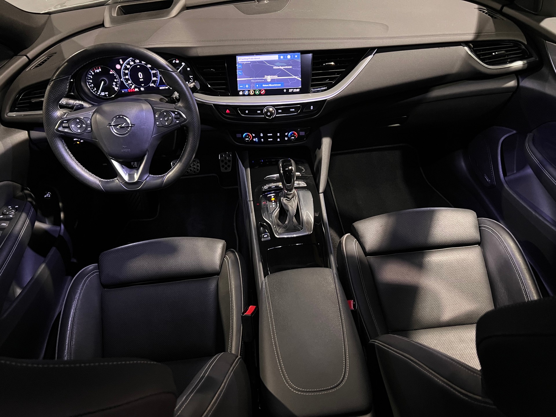 OPEL Insignia 2.0 T Sports Tourer GSi Automatic-image-9