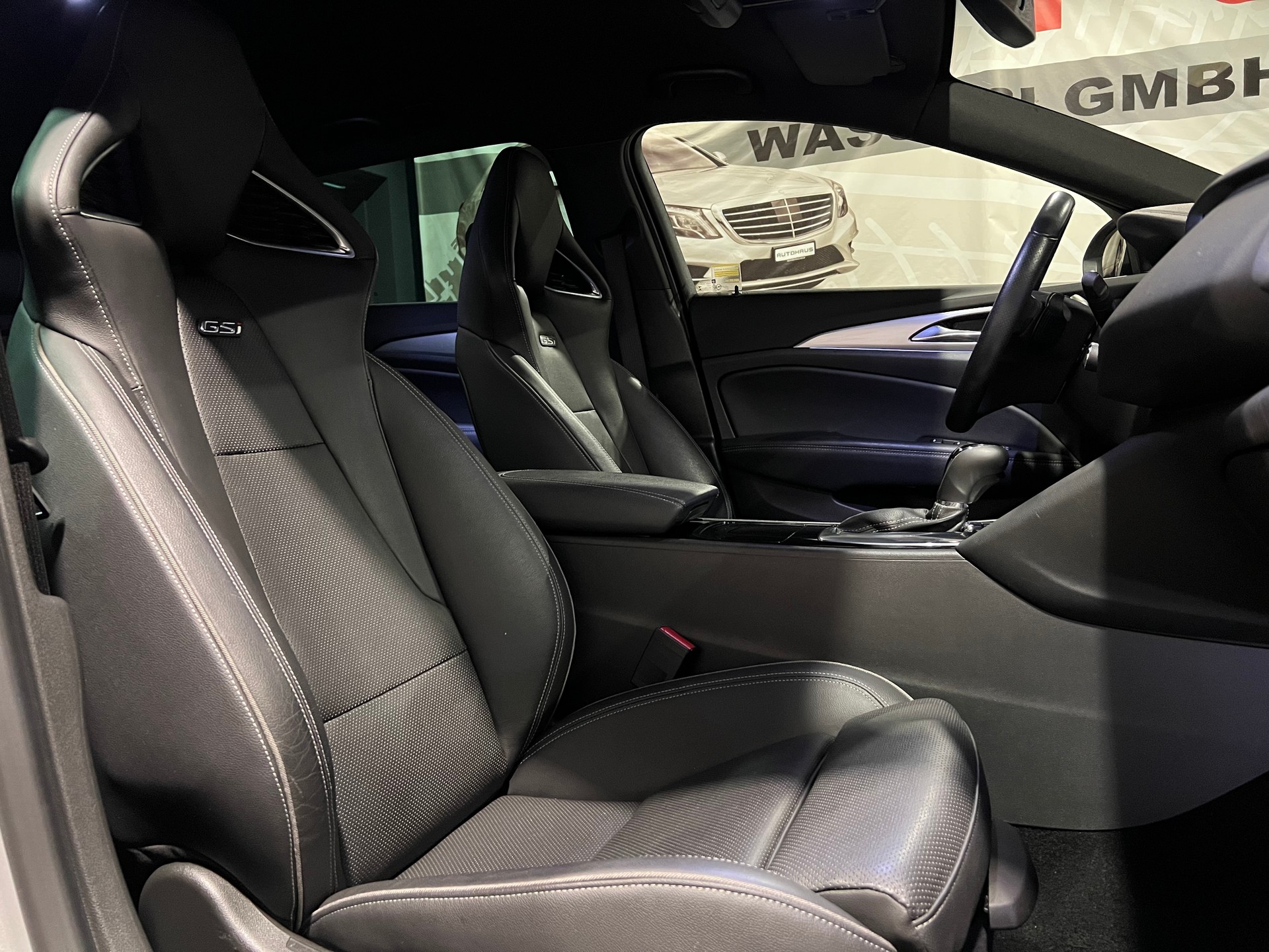 OPEL Insignia 2.0 T Sports Tourer GSi Automatic-image-13