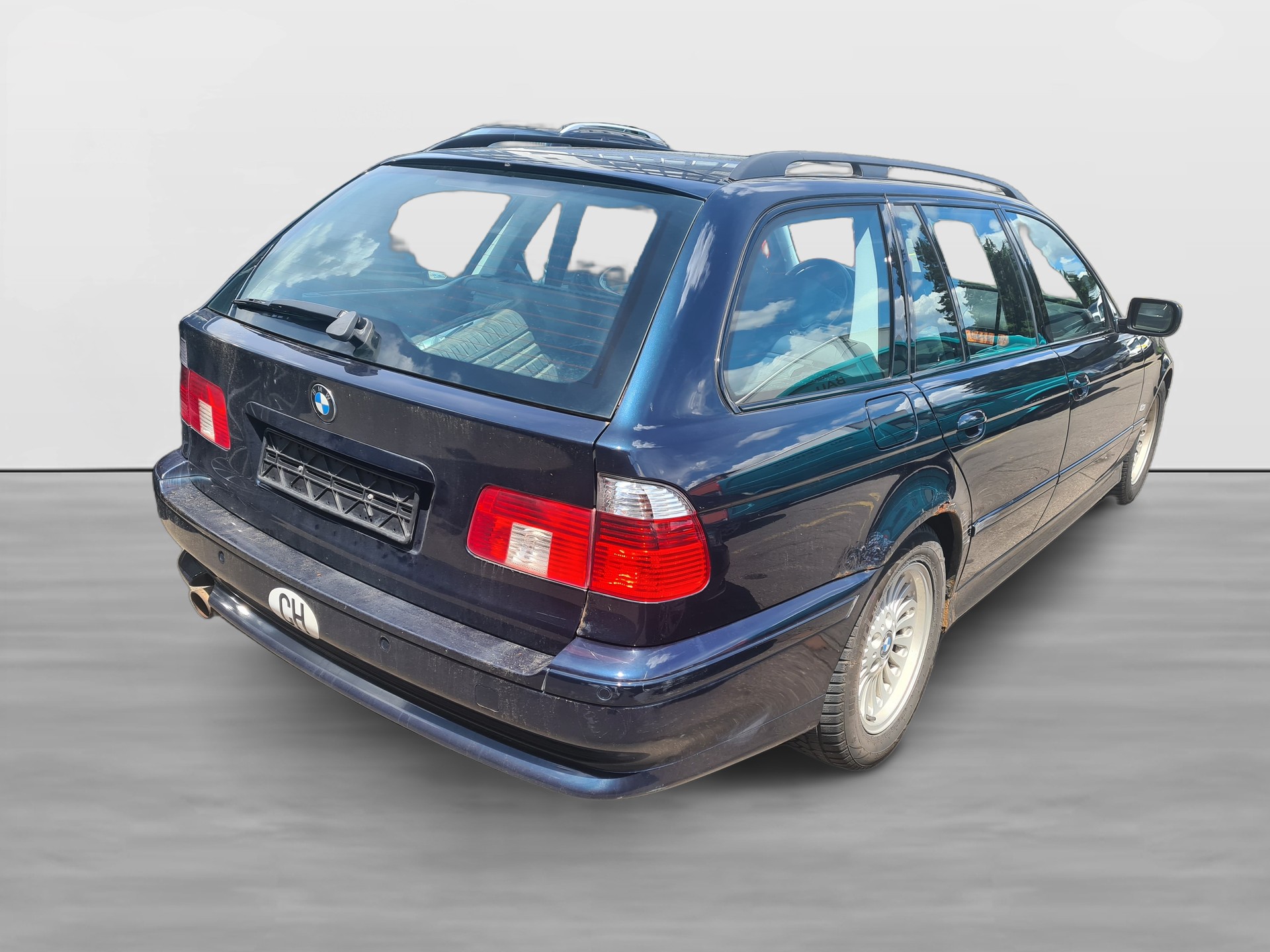 BMW 540i Touring-showroom-element-3