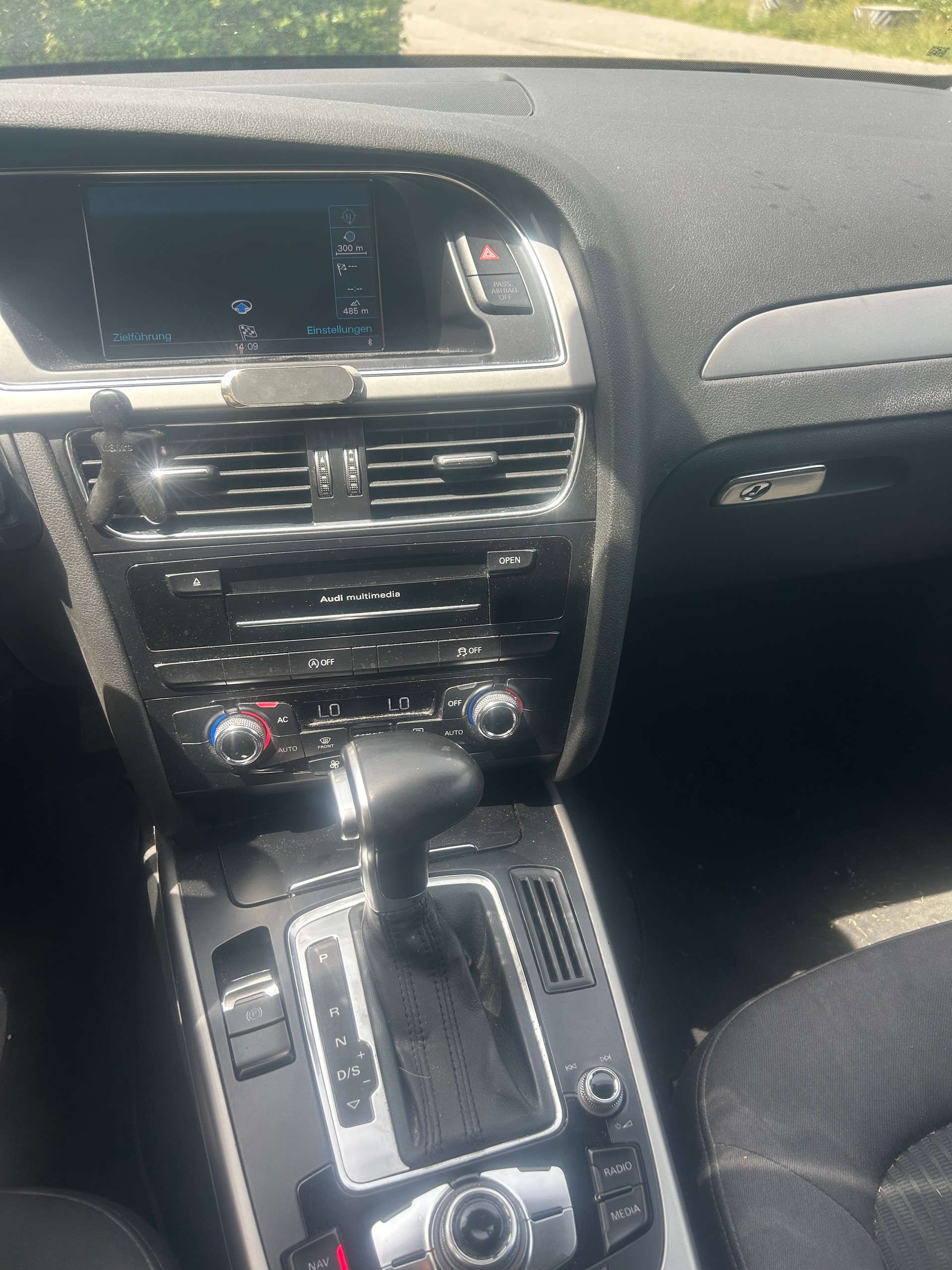 AUDI A4 Avant 1.8 TFSI multitronic-image-7