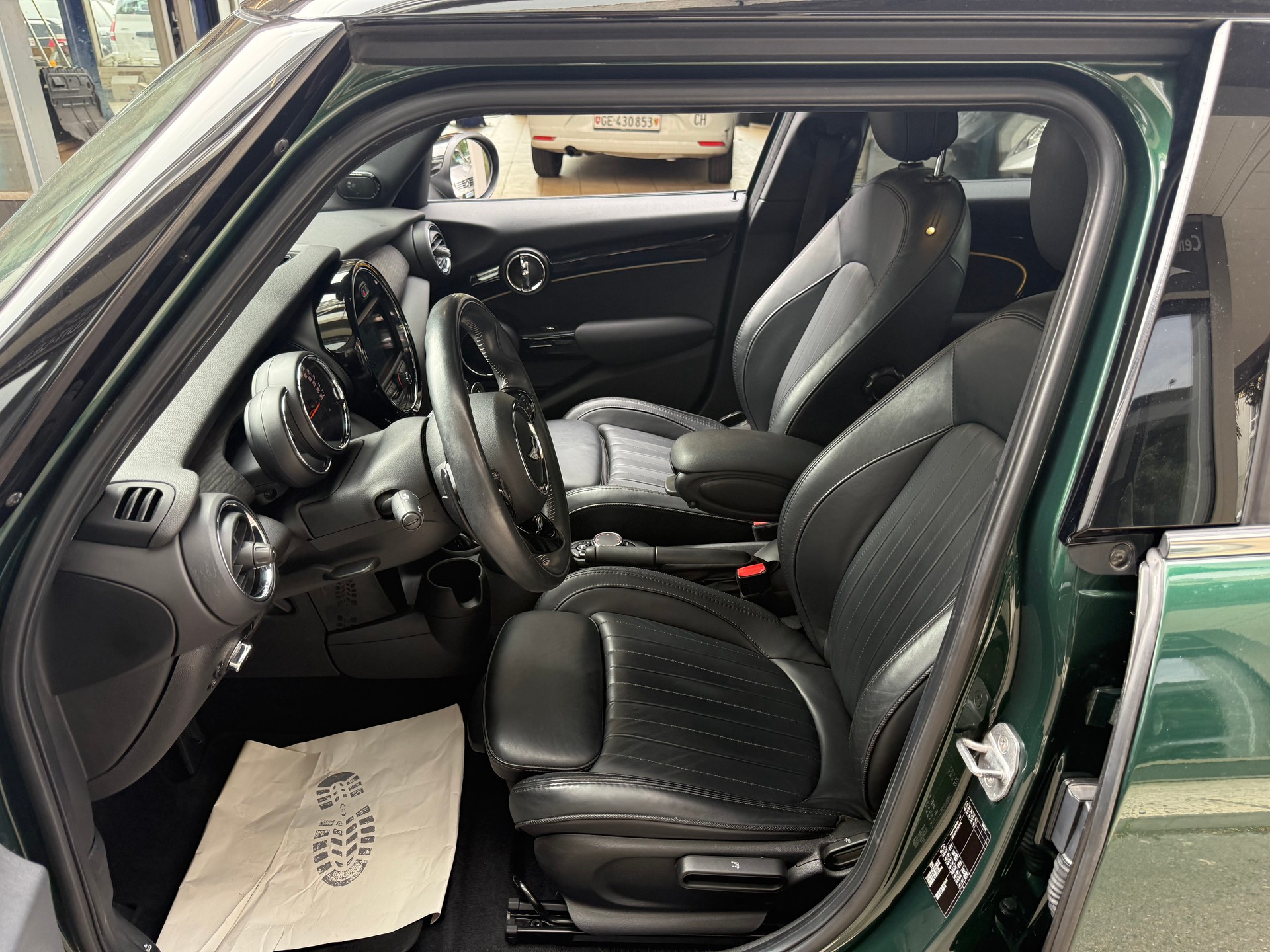 MINI Cooper S Steptronic TRAFALGAR-image-8