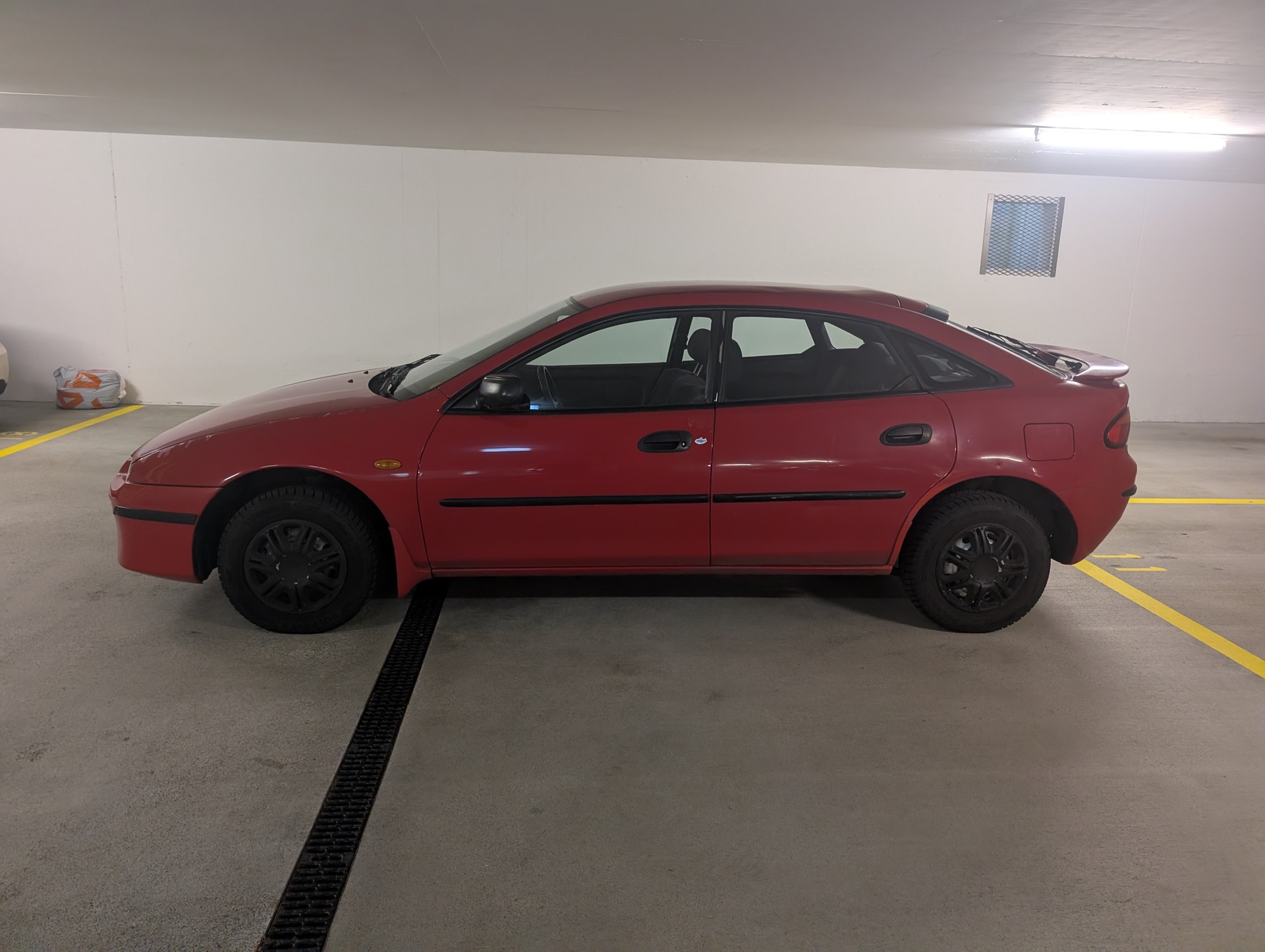MAZDA 1.5i 16V-image-0