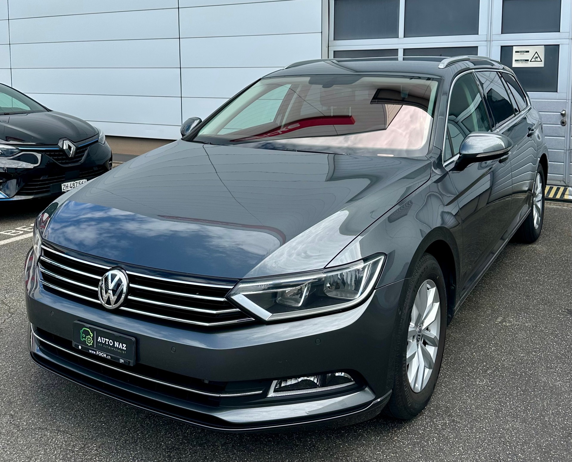 VW Passat Variant 1.8 TSI BMT Highline DSG/ Frontsassi./ Rückfahrkamera/ Sitzheizung/ FRISCH MFK/ 12M Garantie/ 8 Fach bereift-image-0