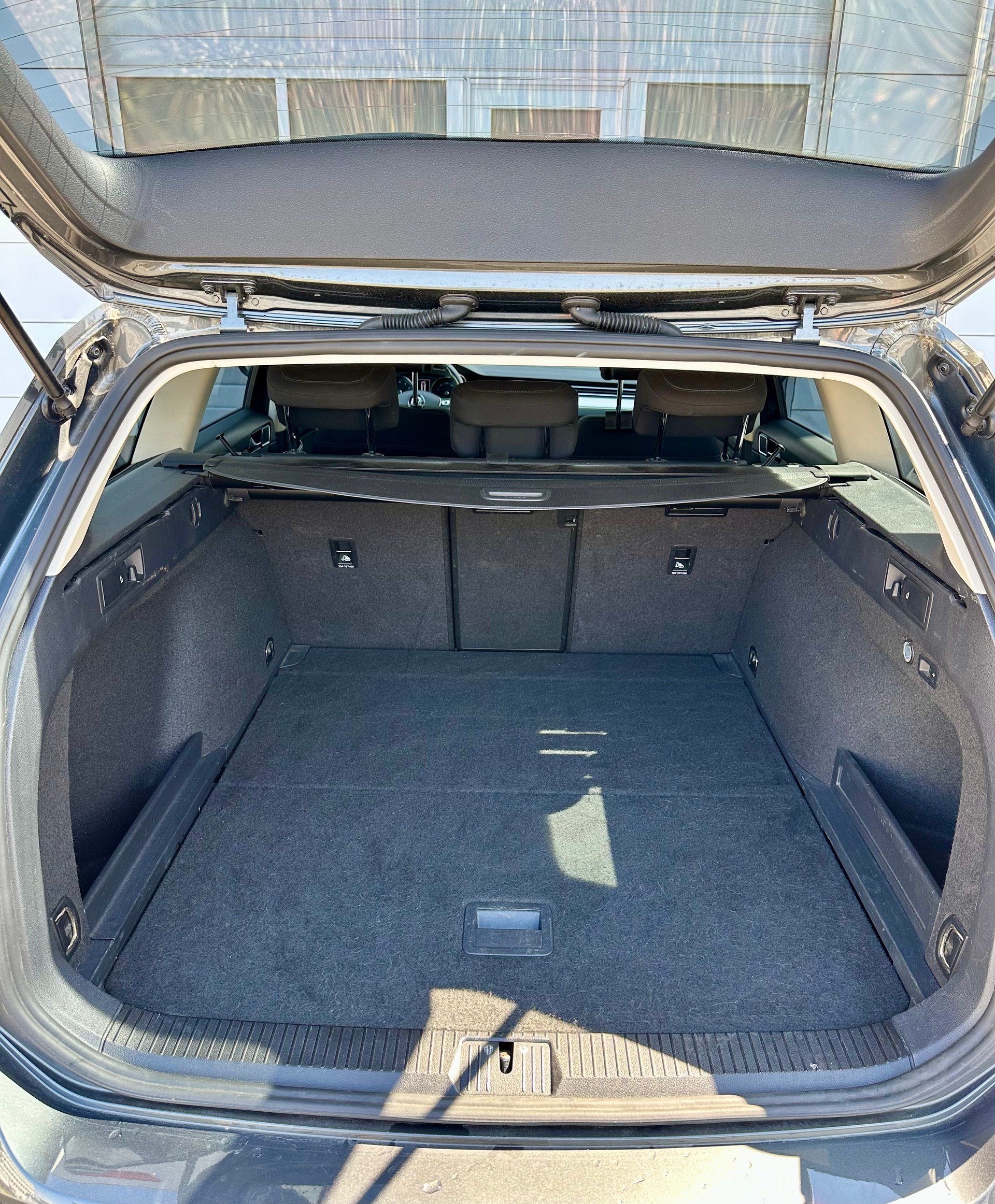 VW Passat Variant 1.8 TSI BMT Highline DSG/ Frontsassi./ Rückfahrkamera/ Sitzheizung/ FRISCH MFK/ 12M Garantie/ 8 Fach bereift-image-8