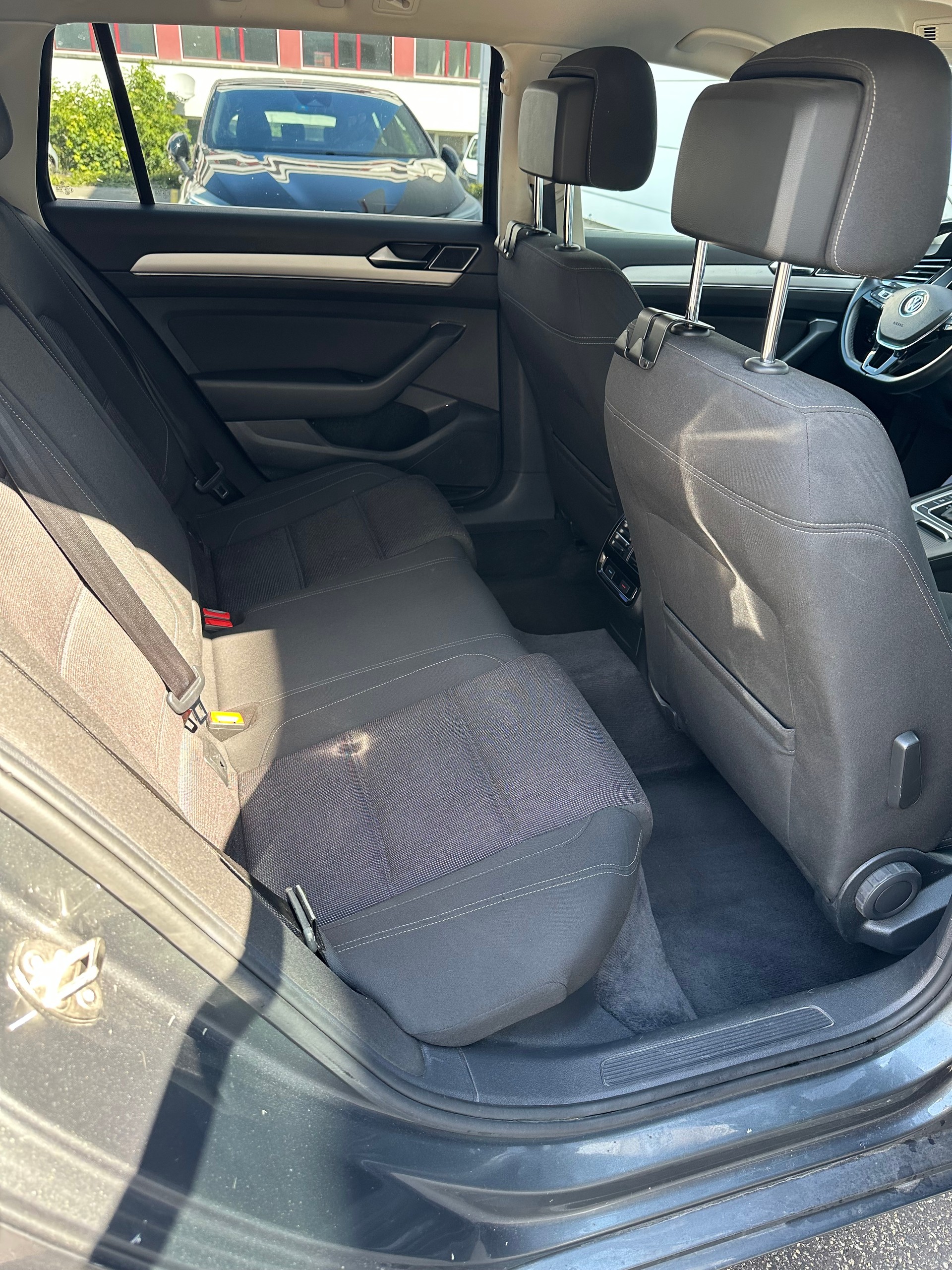 VW Passat Variant 1.8 TSI BMT Highline DSG/ Frontsassi./ Rückfahrkamera/ Sitzheizung/ FRISCH MFK/ 12M Garantie/ 8 Fach bereift-image-7