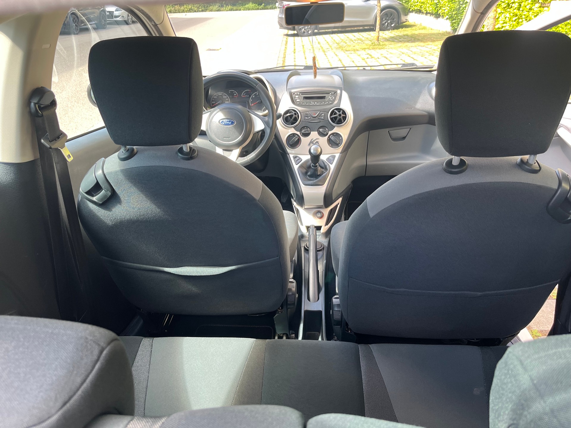 FORD KA 1.25 Titanium-image-6