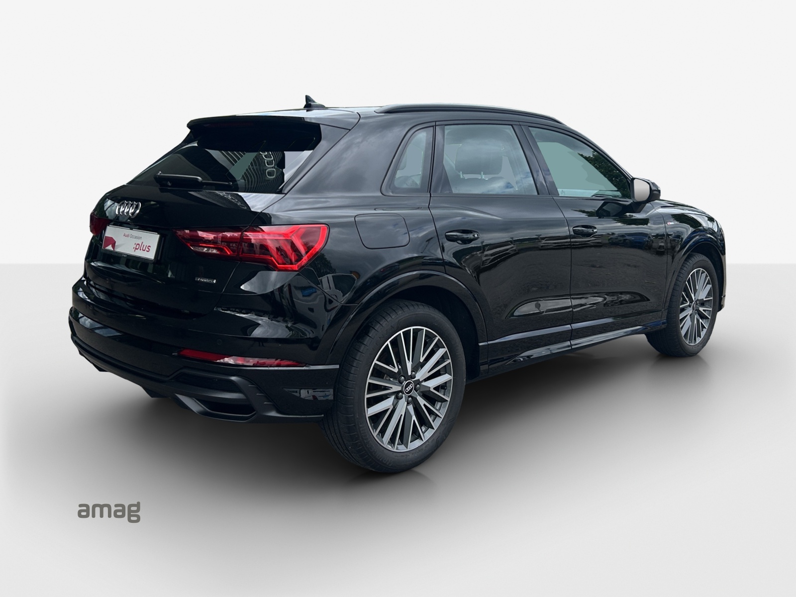 AUDI Q3 40 TDI S line Attraction quattro S-tronic-image-4