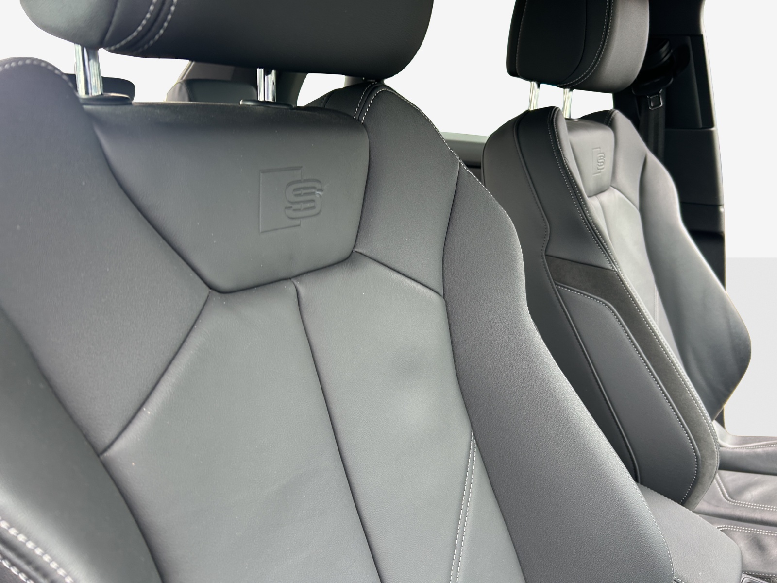 AUDI Q3 40 TDI S line Attraction quattro S-tronic-image-15