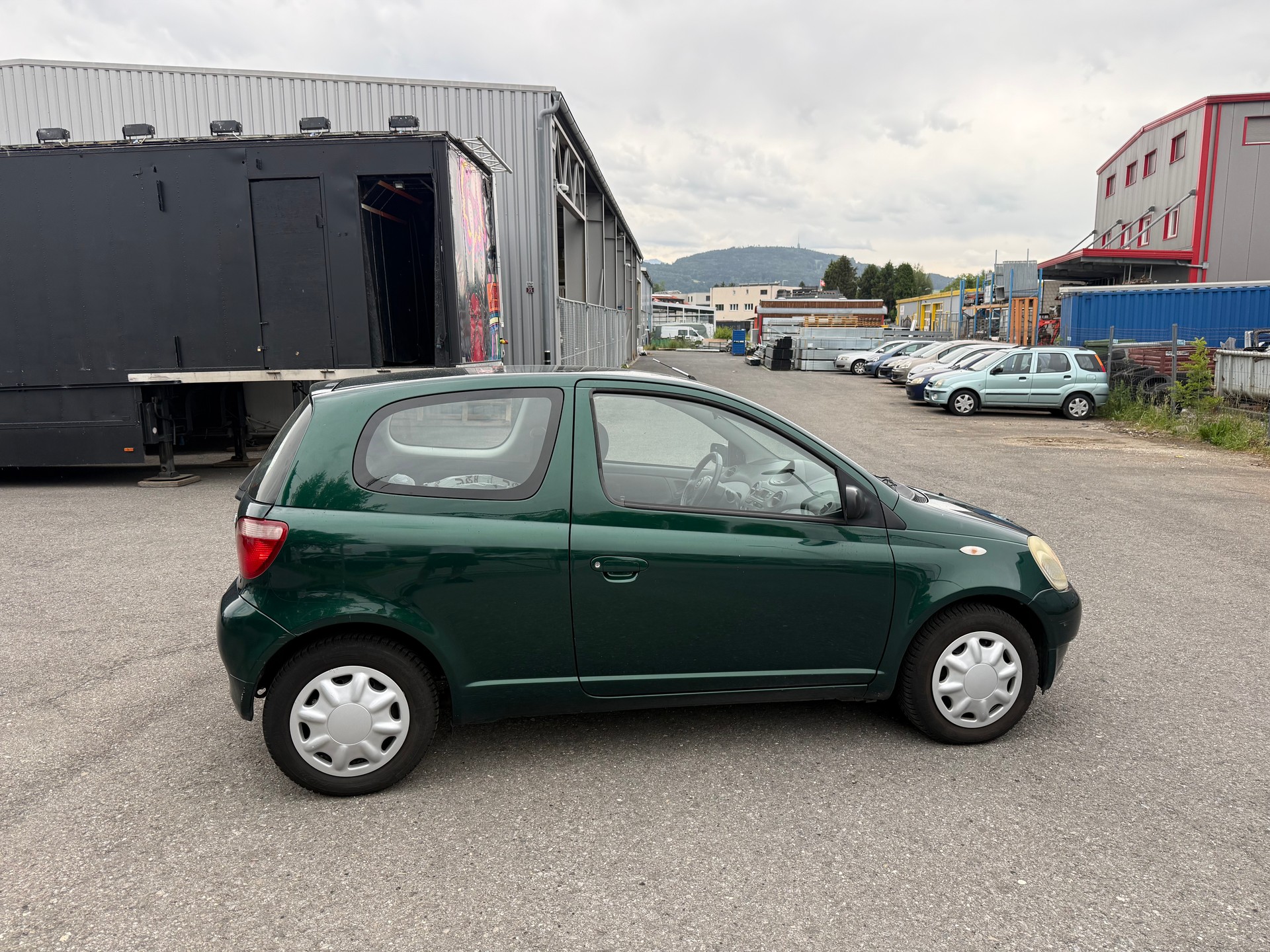TOYOTA Yaris 1.3 Linea Sol-image-4