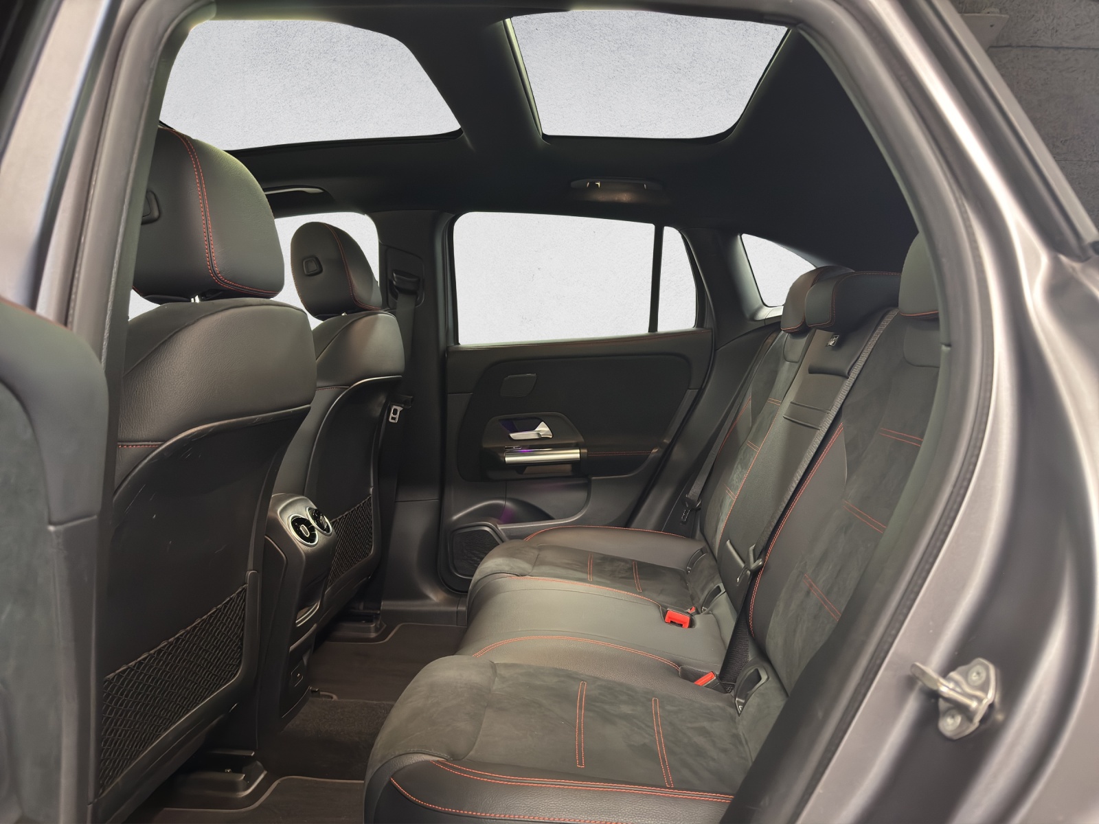 MERCEDES-BENZ EQA 350 AMG Line 4Matic Swiss Star-image-13