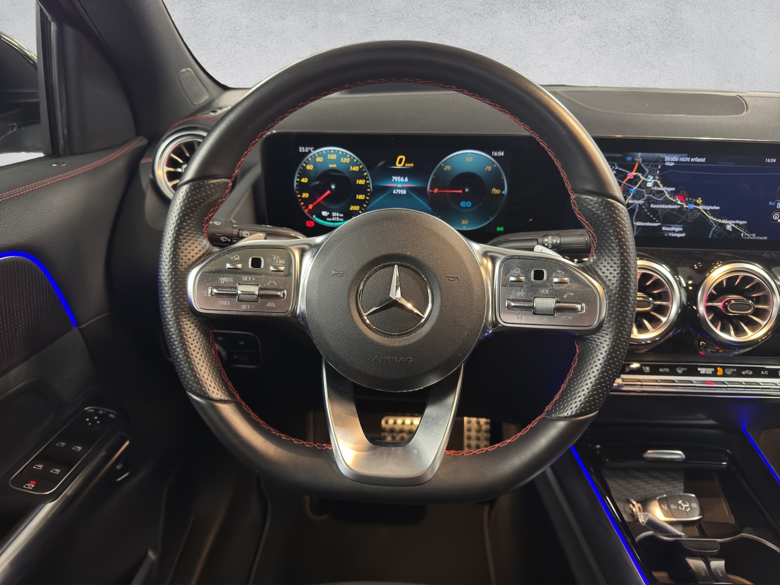MERCEDES-BENZ EQA 350 AMG Line 4Matic Swiss Star-image-12