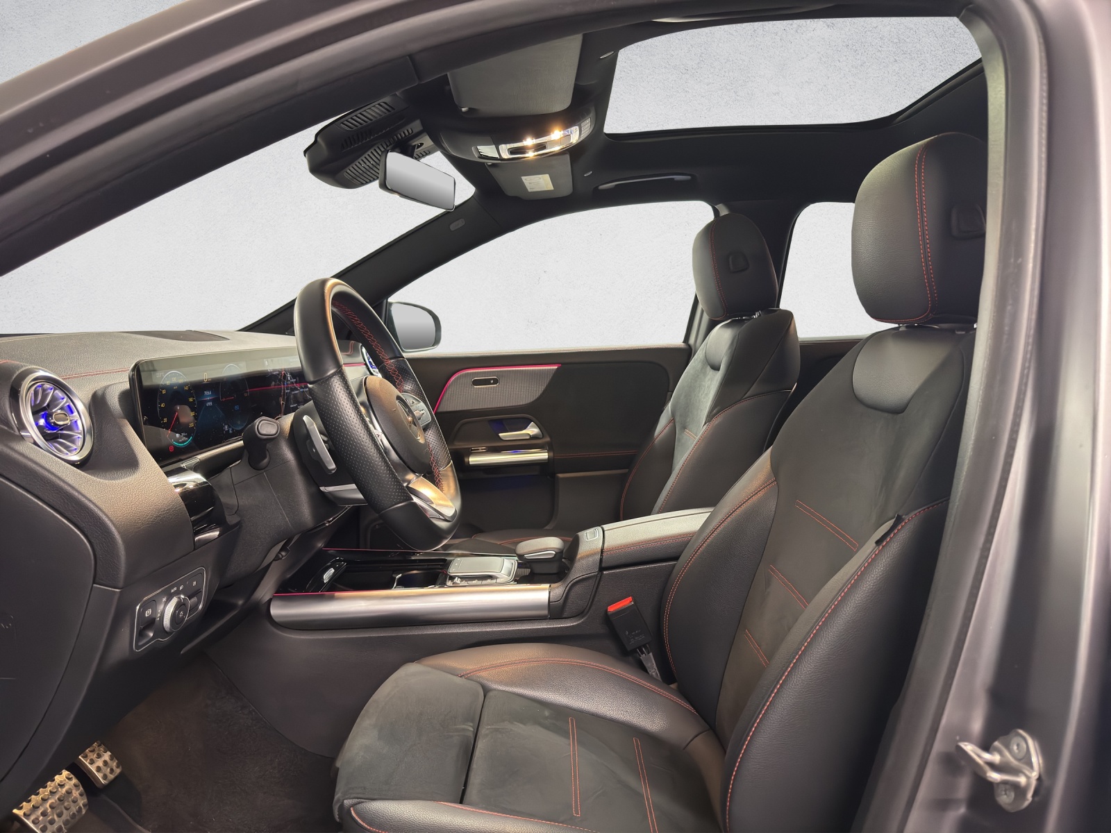 MERCEDES-BENZ EQA 350 AMG Line 4Matic Swiss Star-image-10