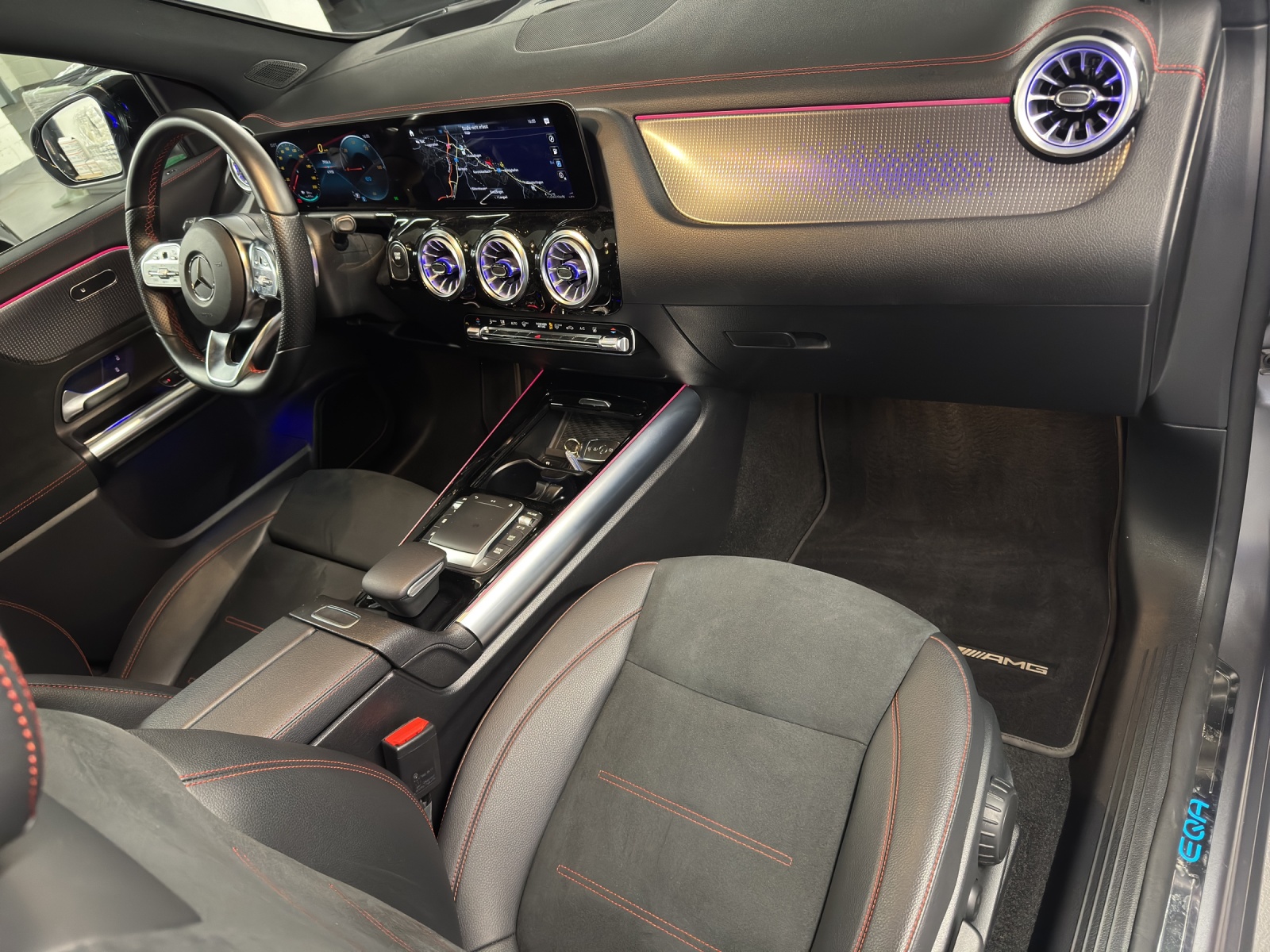 MERCEDES-BENZ EQA 350 AMG Line 4Matic Swiss Star-image-11