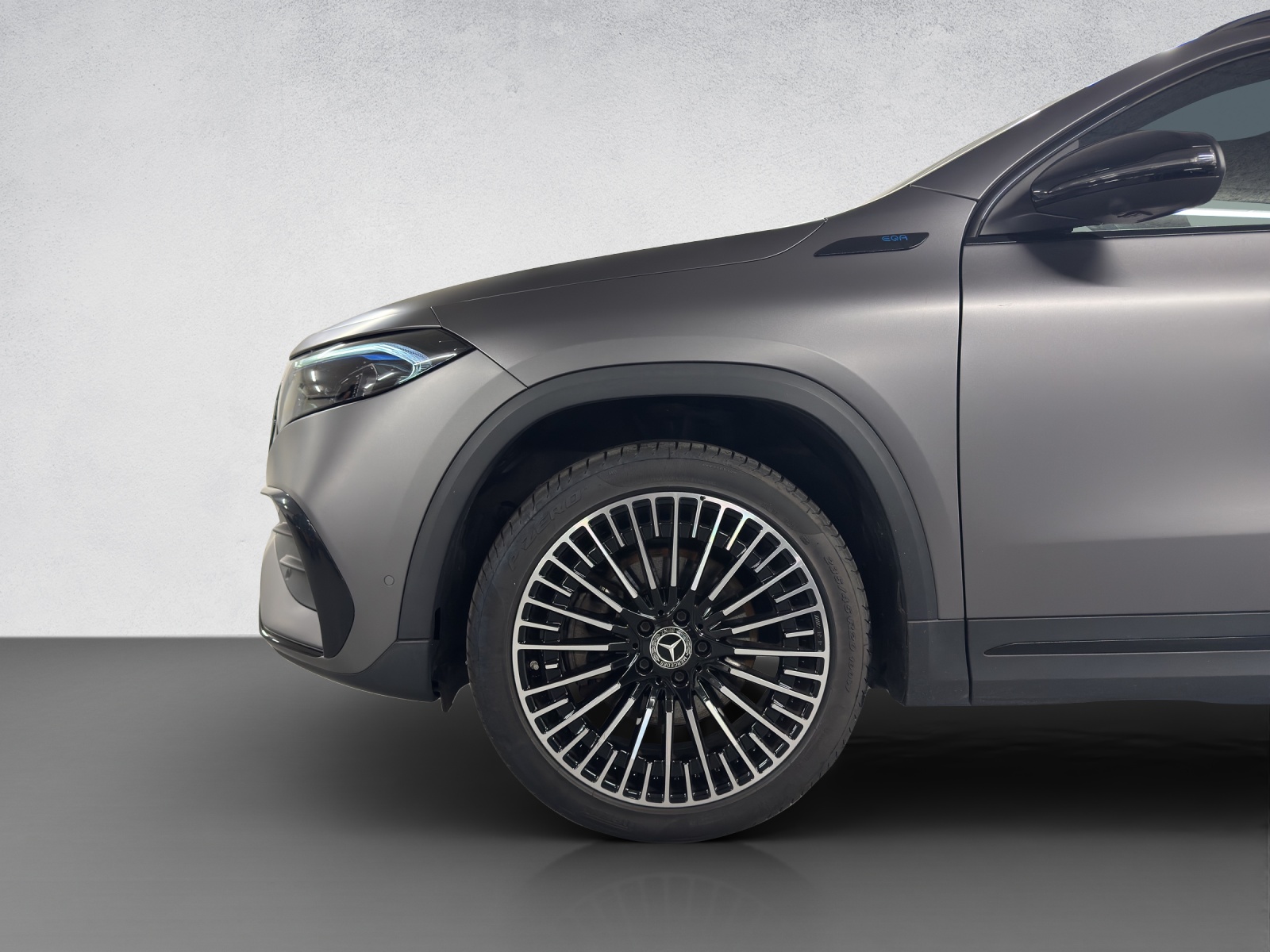 MERCEDES-BENZ EQA 350 AMG Line 4Matic Swiss Star-image-7