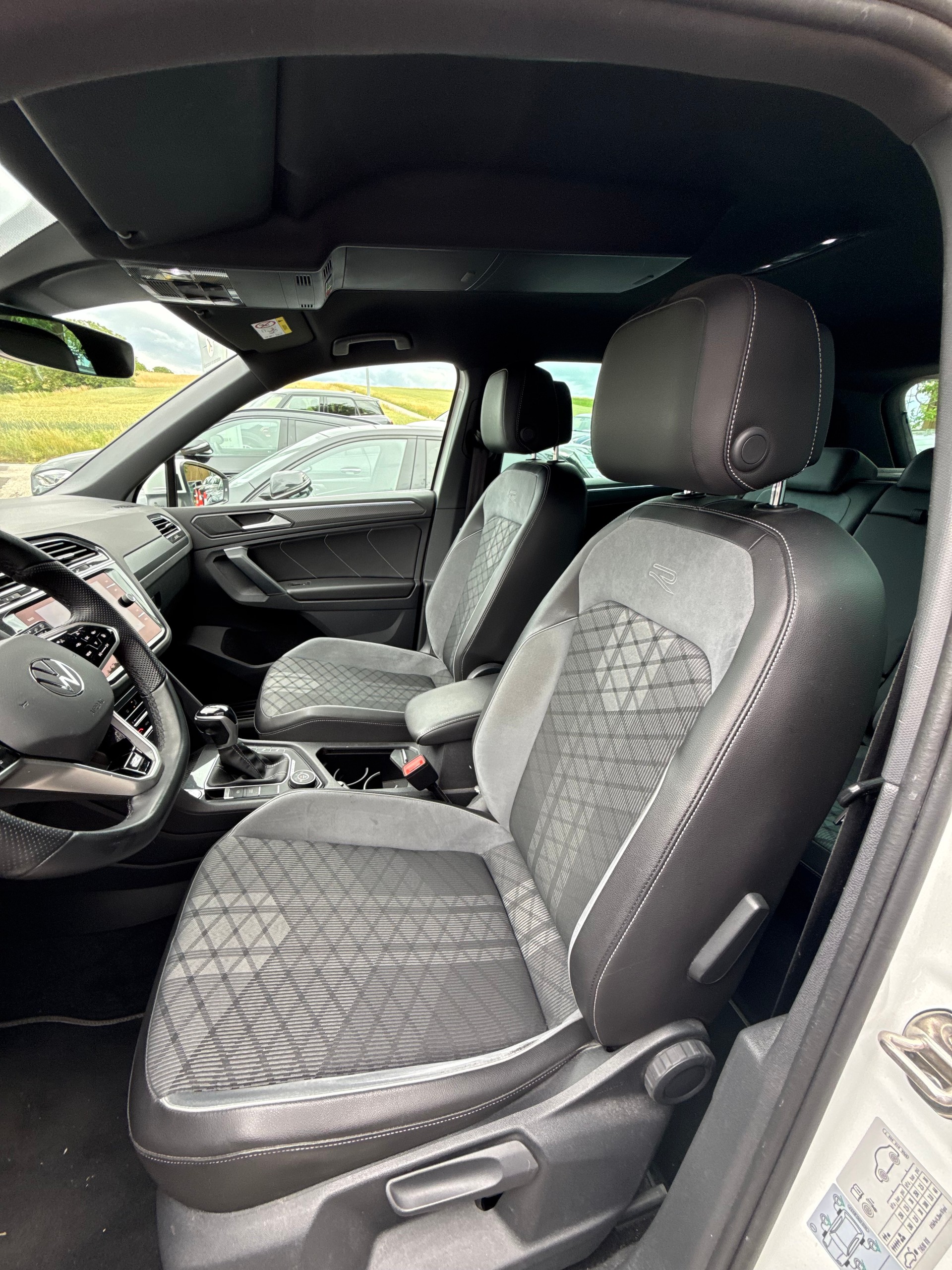 VW Tiguan 2.0TSI R-Line 4Motion DSG-image-3