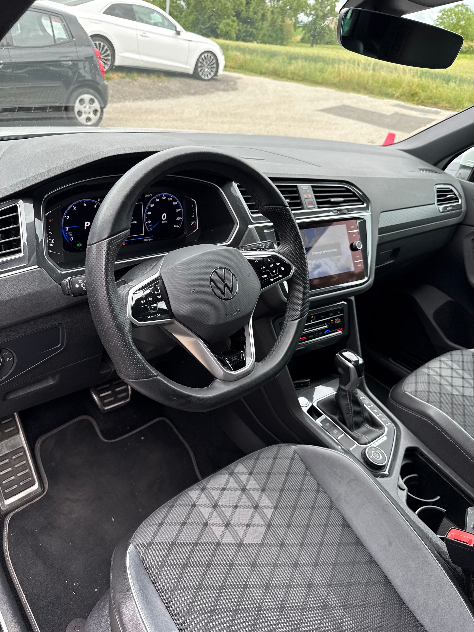 VW Tiguan 2.0TSI R-Line 4Motion DSG-image-4